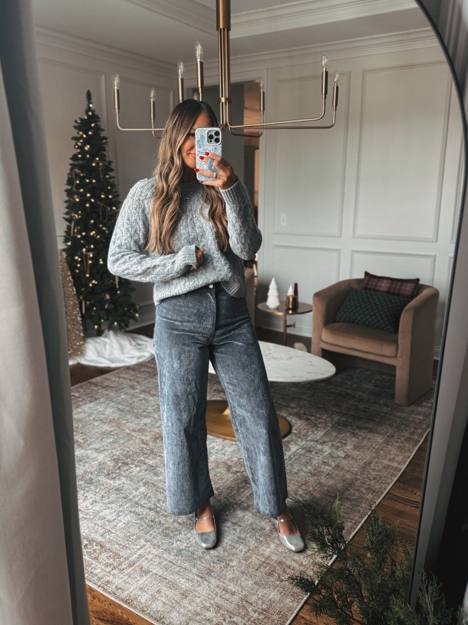 I love this gray on gray monochromatic holiday look from target! The rhinestone embellished sweater is gorgeous and fits true to size. Wide leg velvet pants fit true to size I have an 8. 



#LTKHoliday #LTKStyleTip #LTKFindsUnder50