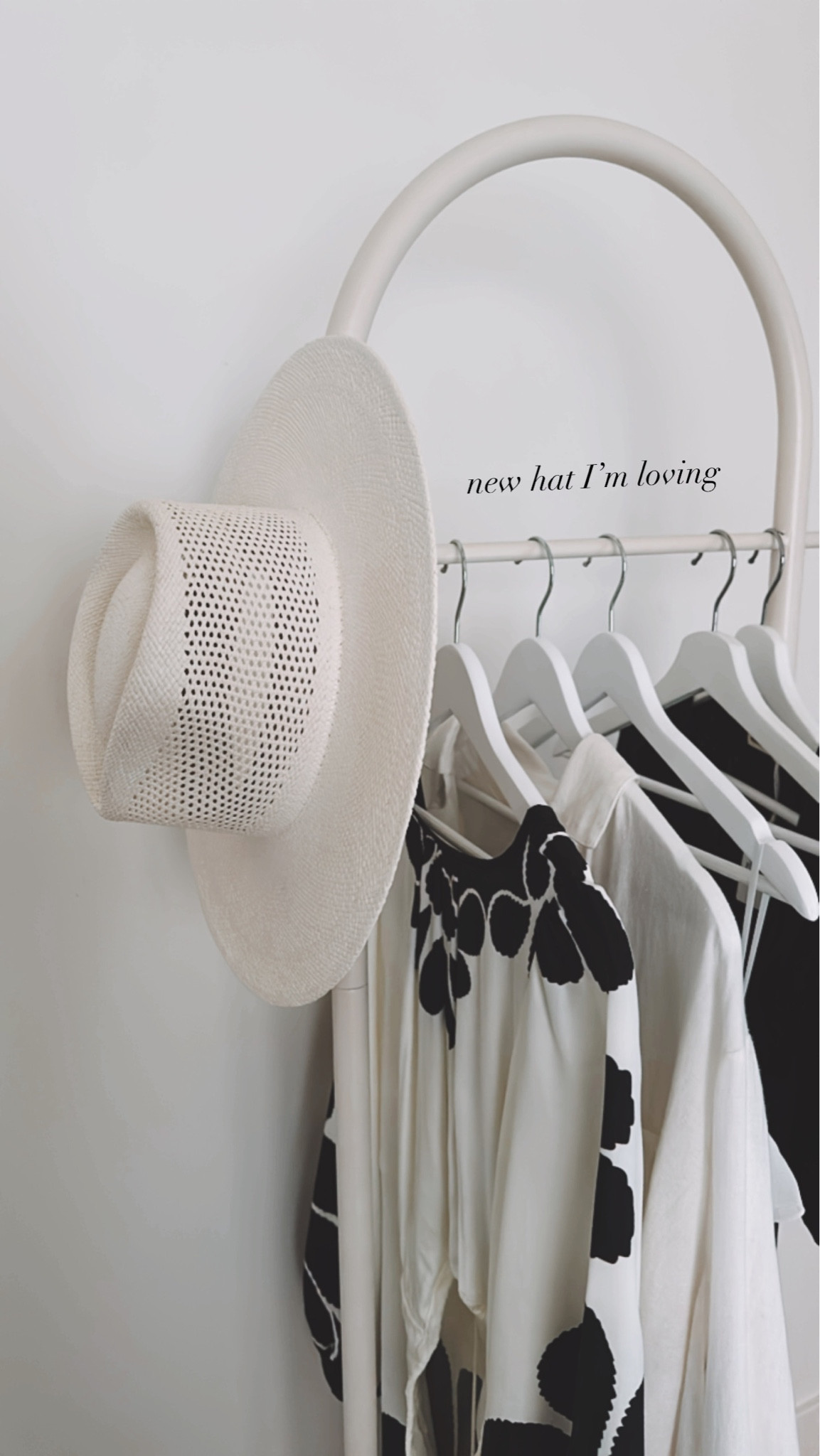 Loving this hat!🤍 #stylinbyaylin

#LTKStyleTip #LTKFestival