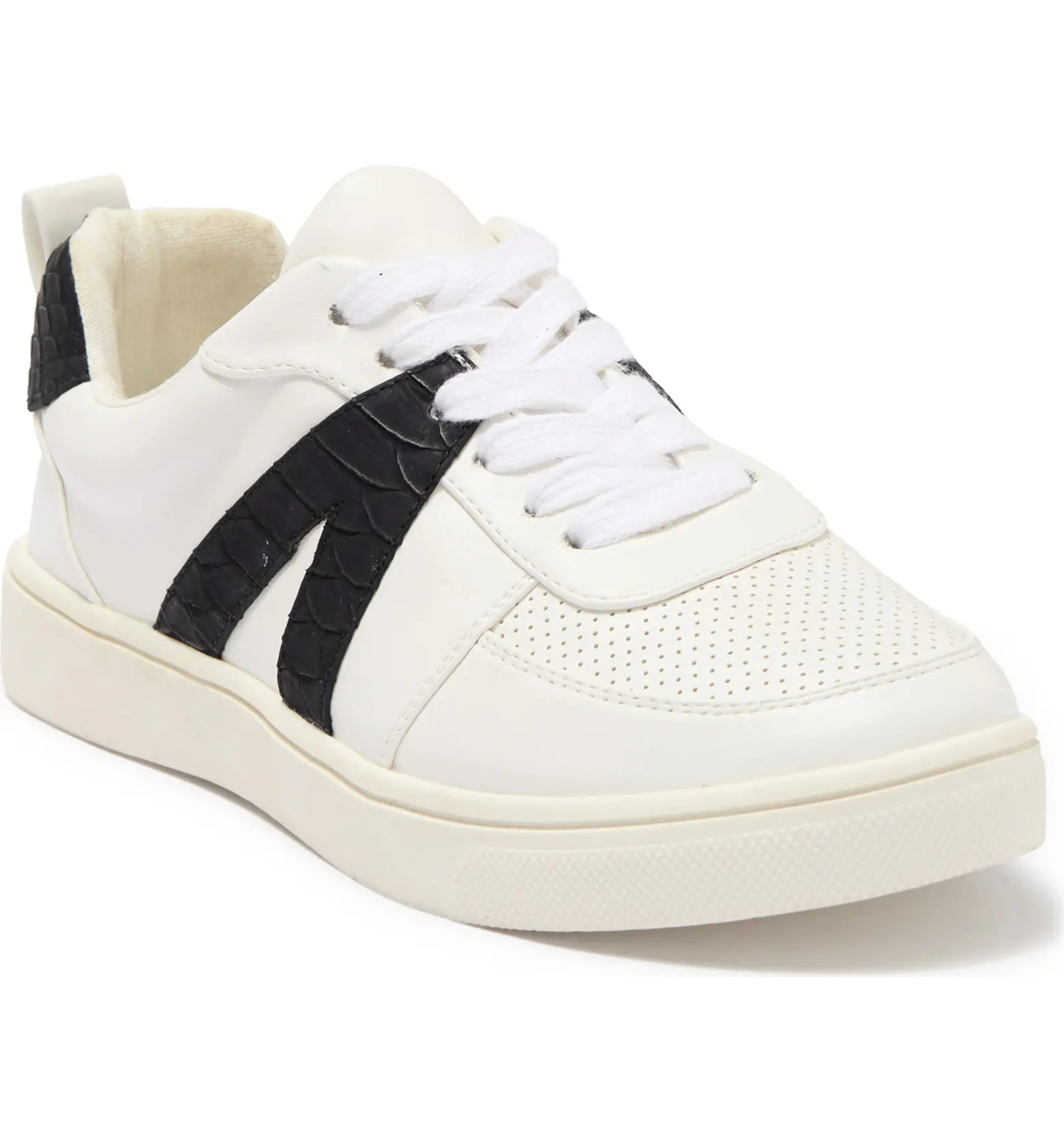 Kellen Lace-Up Perforated Sneaker (Women) | Nordstrom Rack