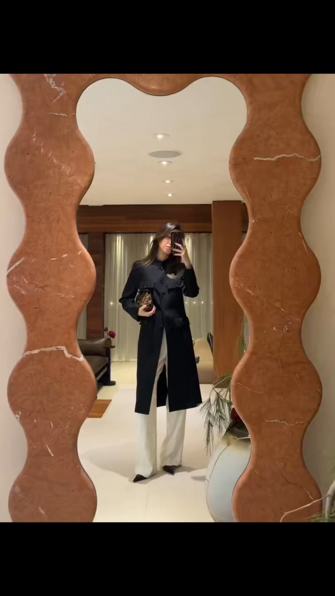 The size and shape of this Toteme clutch are so perfect! The best compliment to any outfit 🤌🏼

#LTKSeasonal #LTKootd #LTKgrwm