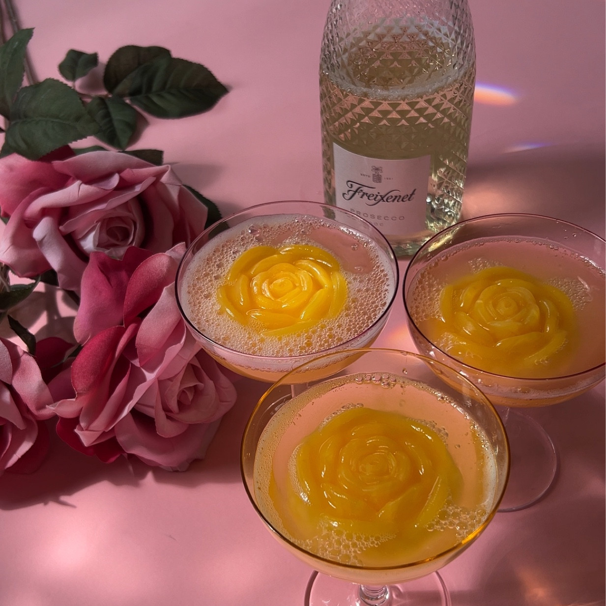 Easy 2 ingredient aesthetic drink with an easy wash ice mold! 

#LTKhome #LTKfindsunder50 #LTKparties