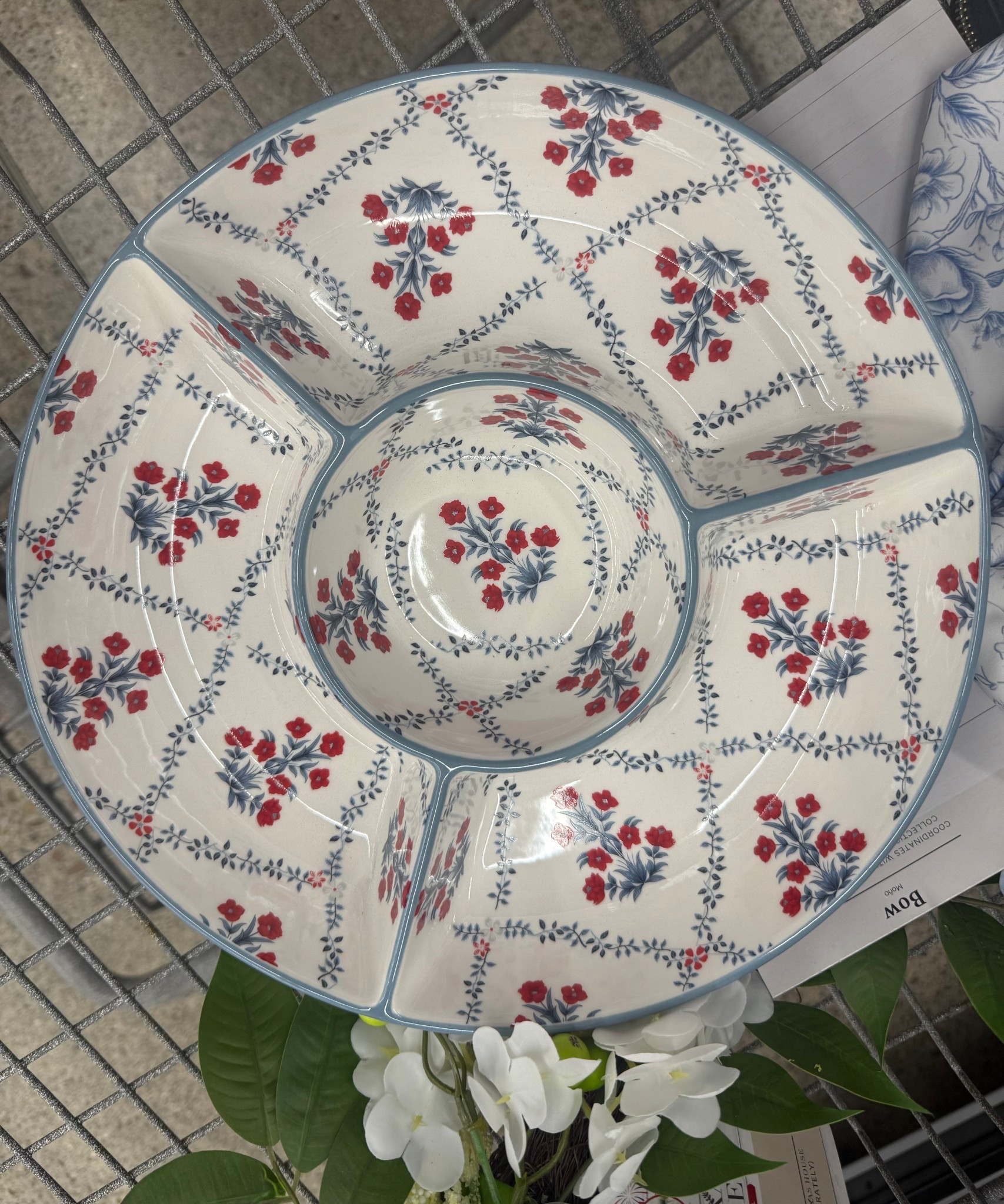 💙⬇️ this is going QUICK
$12 chip + dip that looks way more high-end
my store had one left when I went

online is low stock + most stores are already sold out

#LTKHome #LTKdayinmylife