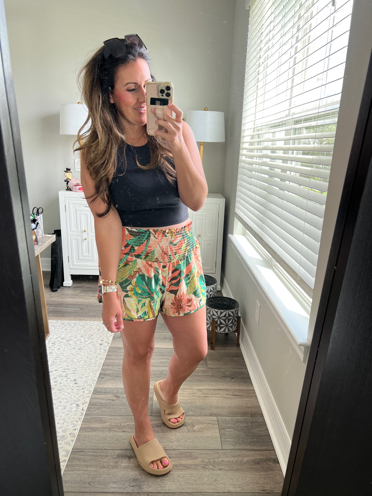Shorts - L 
Crop- L

#LTKsalealert #LTKSeasonal #LTKcurves