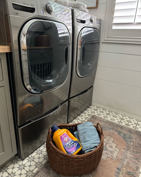 LTK post-
#ad If you want your clothes to look and smell clean, you need to try the new @armandhammerlaundry Deep Clean Odor Formula, Liquid Laundry Detergent
#AHDeepClean #DeepClean #ArmandHammerPartner 
#TikTokMadeMeBuylt
