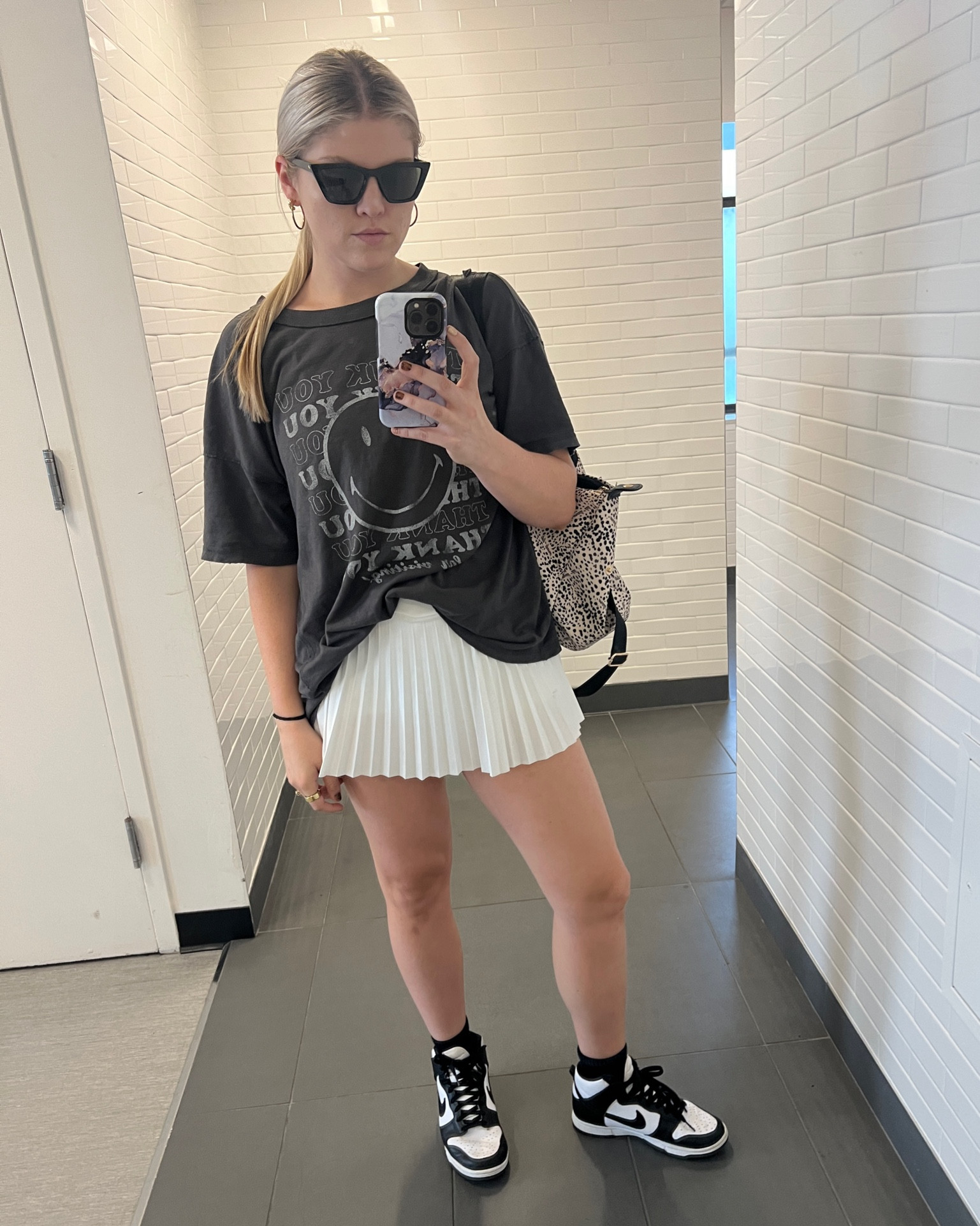 Feminine athleisure 