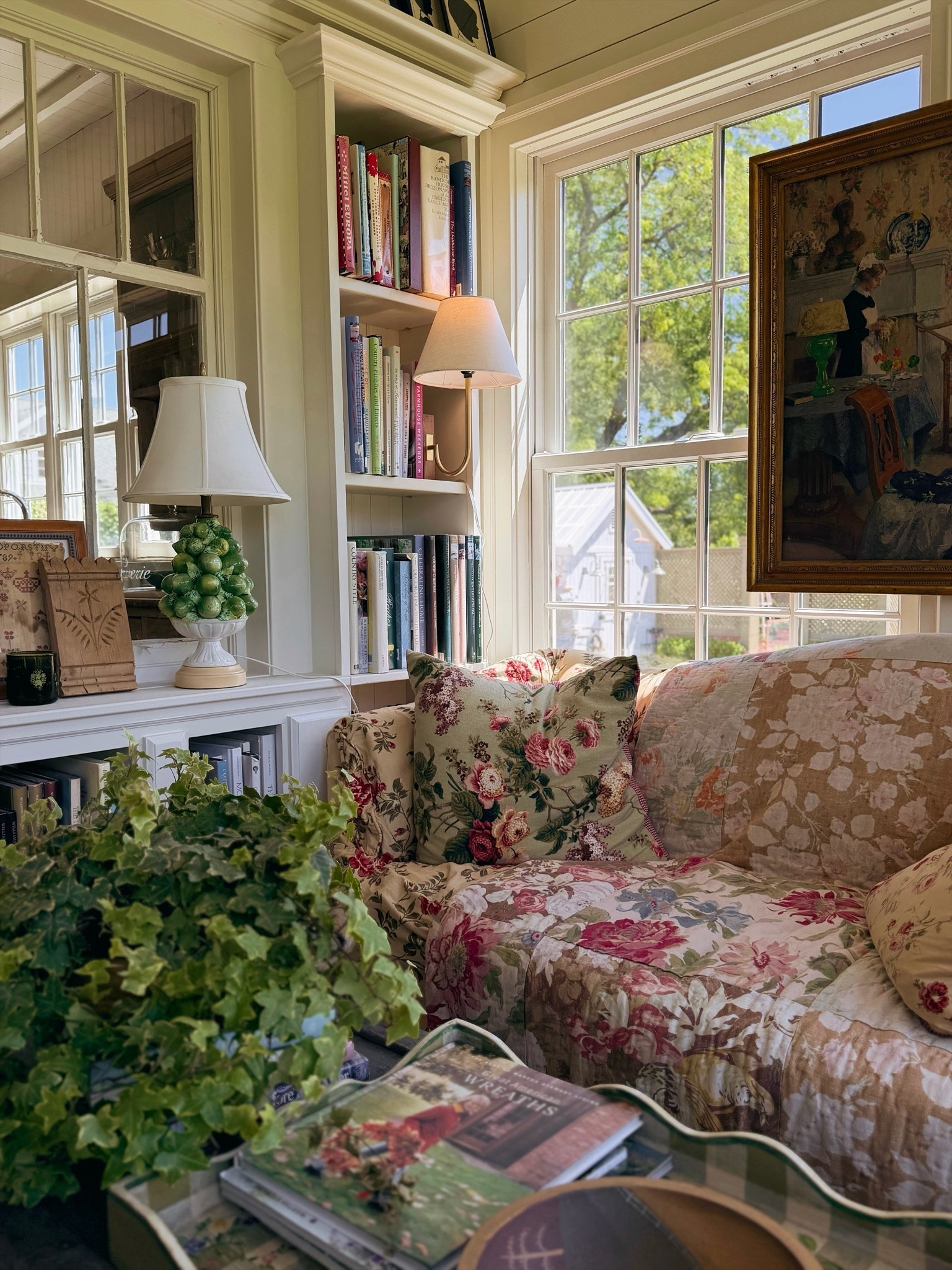 Cozy cottage lighting: bookshelf light