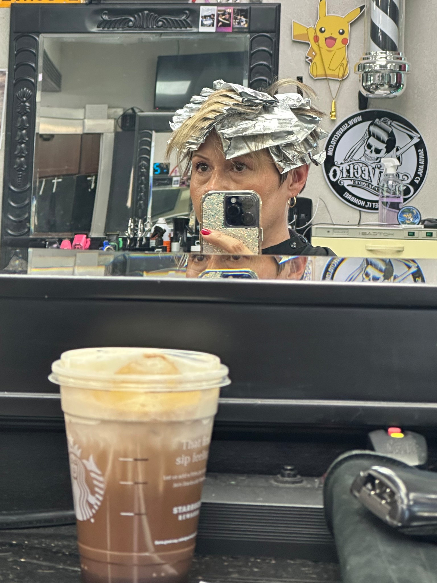 Some of my favorite things ☕️✨
Starbucks in hand, fresh foils doing their thing, and Suavecito in the air…

Yep, this is a GOOD day.