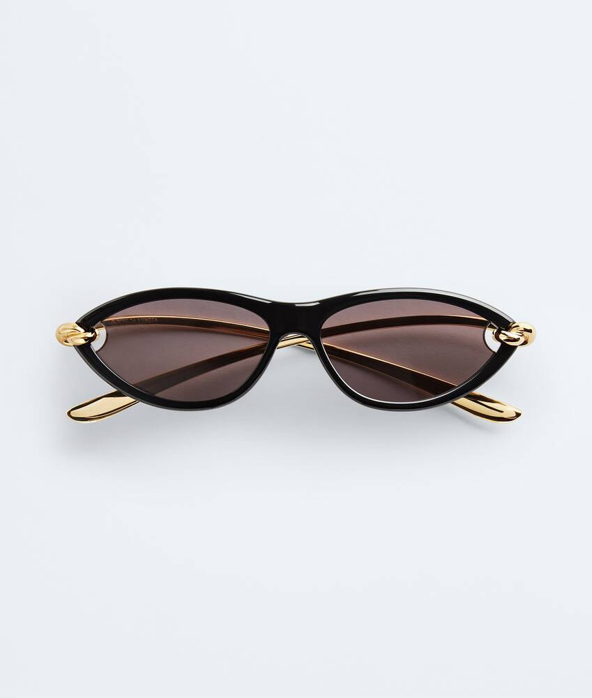 Knot Cat Eye Sunglasses in Black/gold/grey | Bottega Veneta GB | Bottega Veneta
