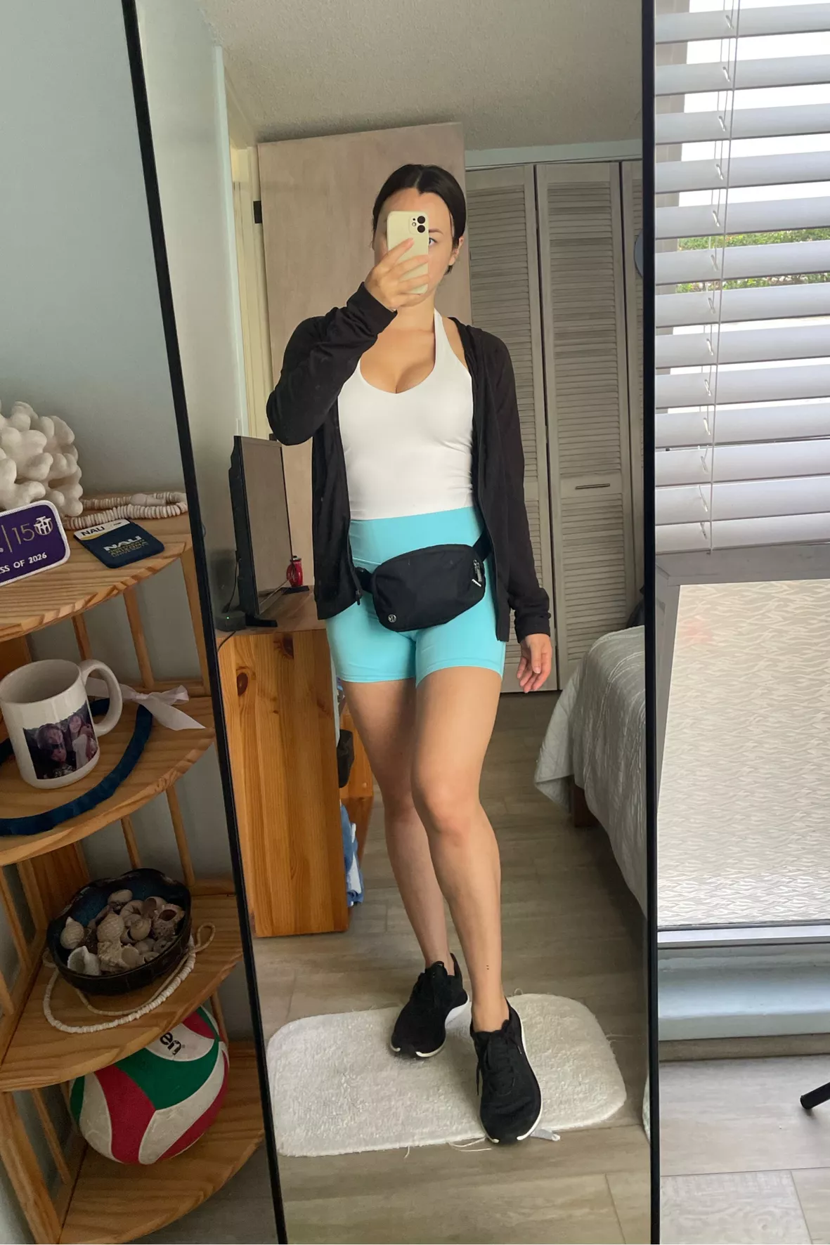 Let's try on compression athleisure wear from @honeylove! As a