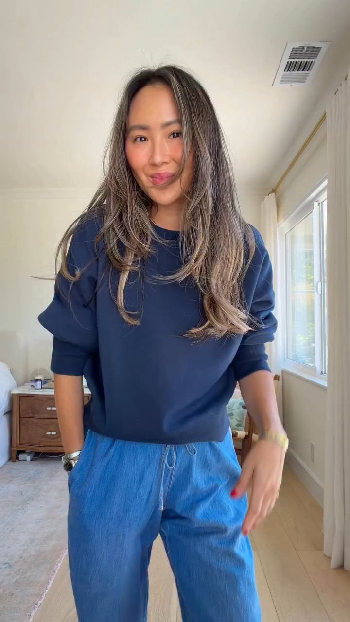 pants size xs
sweater size small