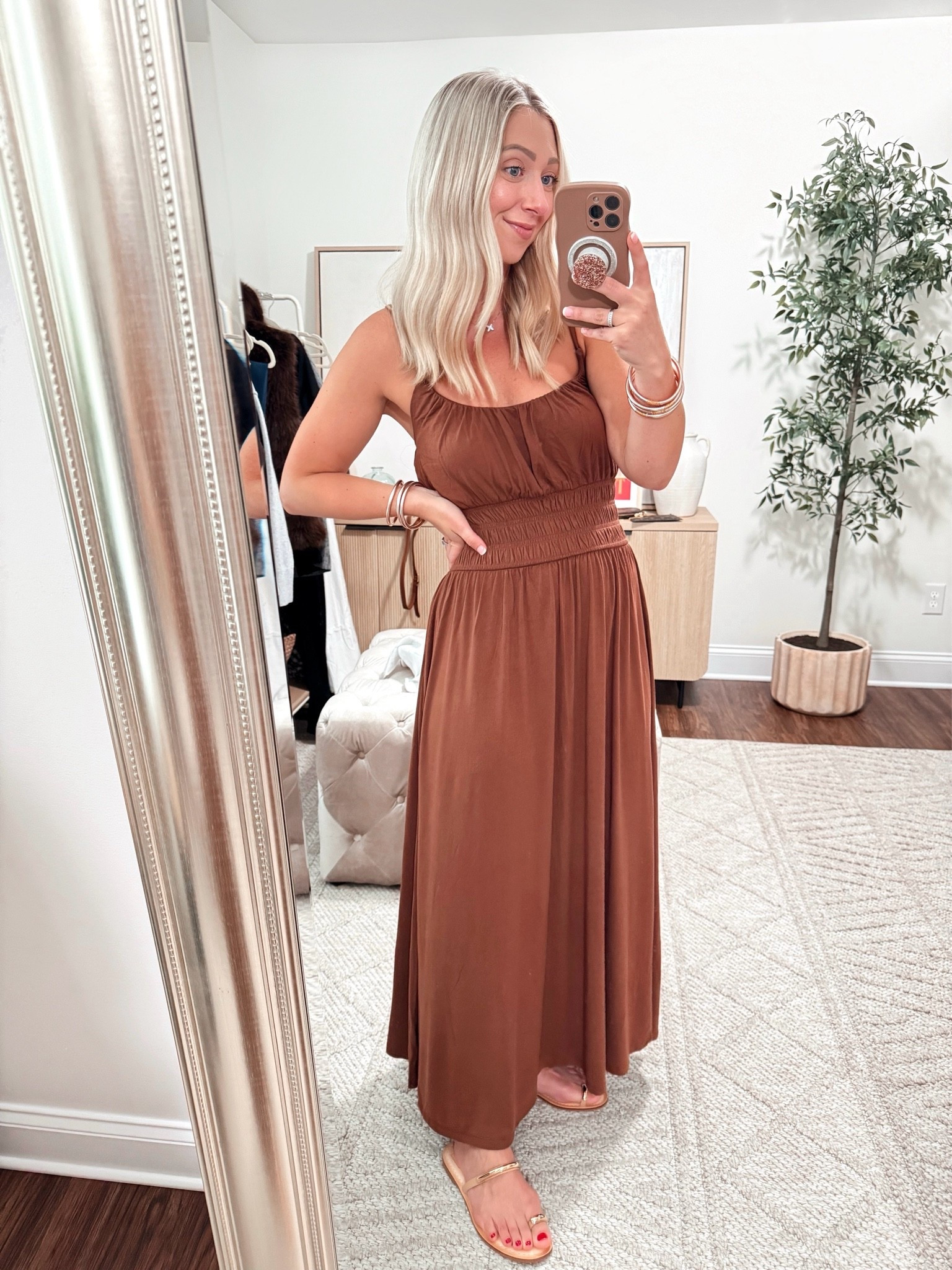 The comfiest dress! Wearing size small regular!

Old navy, Memorial Day weekend, maxi dresses

#LTKdayinmylife #LTKootd #LTKgrwm