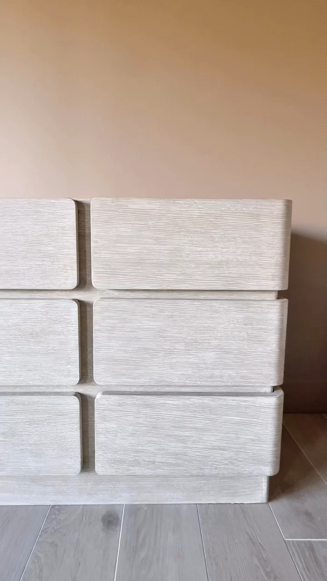 Modern Dresser I love! 😍

Modern dresser. Wooden Dresser. Interior Design. Modern Furnitures 

#wayfairfinds #interiordesign #dresser #bedroomfinds 
 