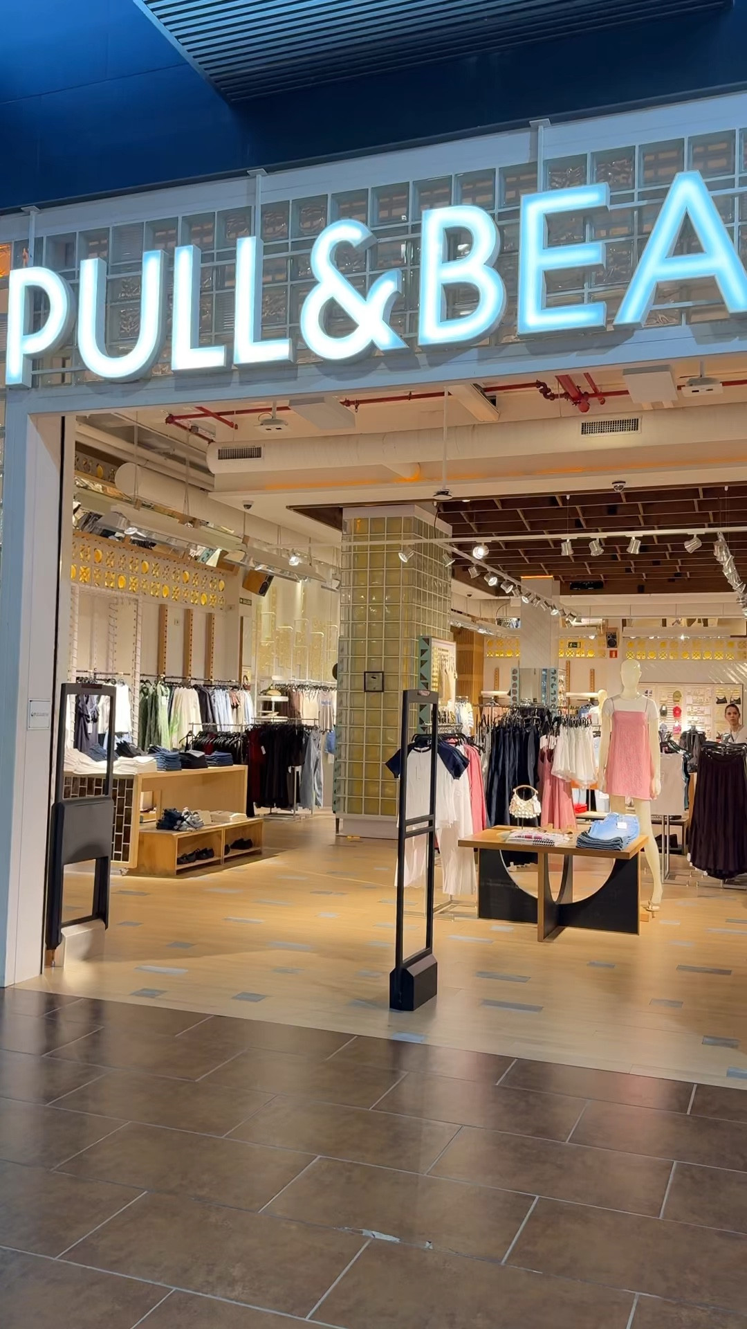 Denim dream dress

#LTKdresses #LTKstyletip #LTKpartywear