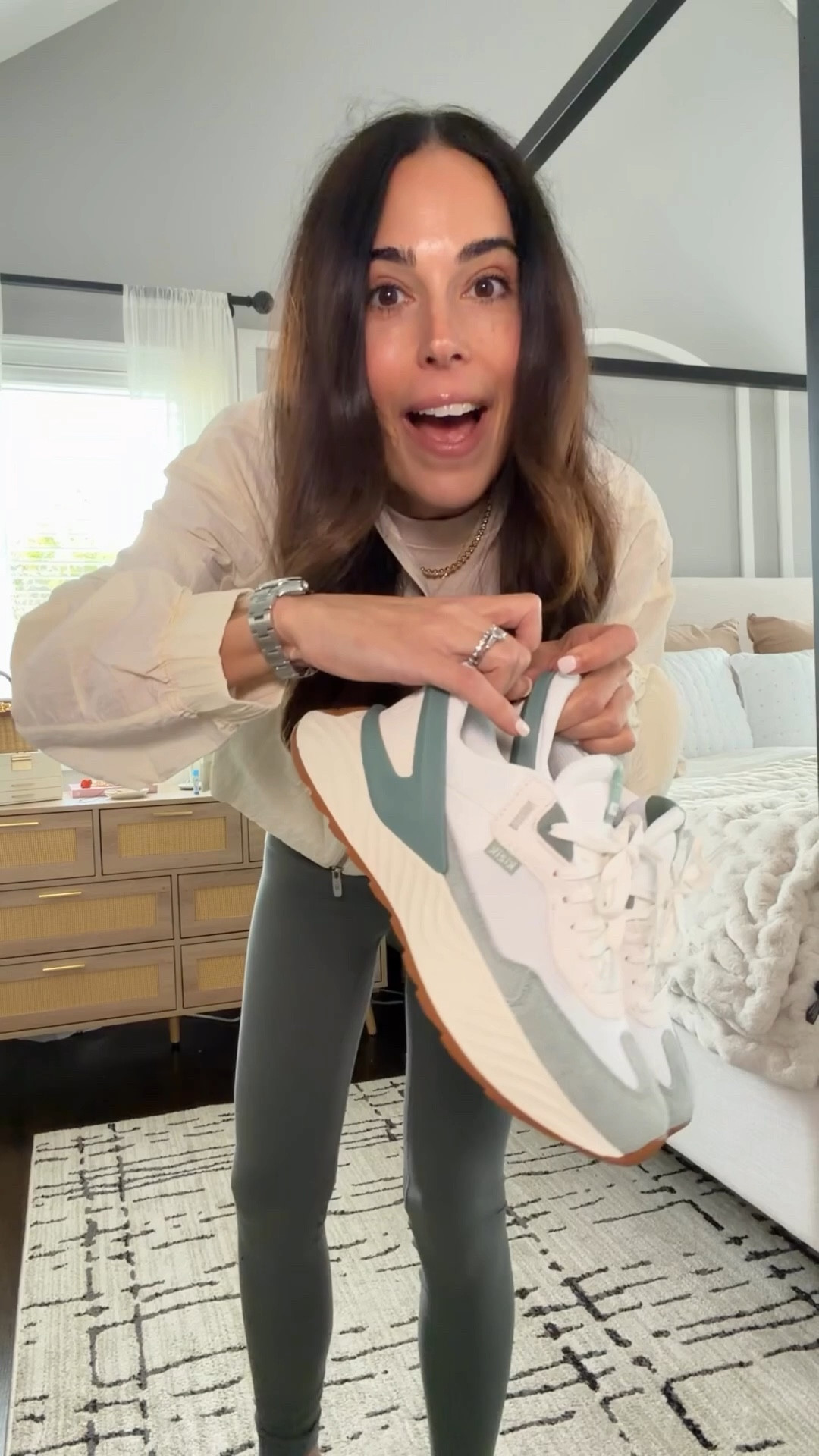 Ok these are the sports field / on-my-feet-all-day sneakers 👏
a little more chunky, extra comfy, and still hands-free (which is a game changer when you’re juggling everything 😅)
perfect for busy days, practices, and running around nonstop
@kizik #kizikpartner


#LTKootd #LTKmomlife #LTKOver40