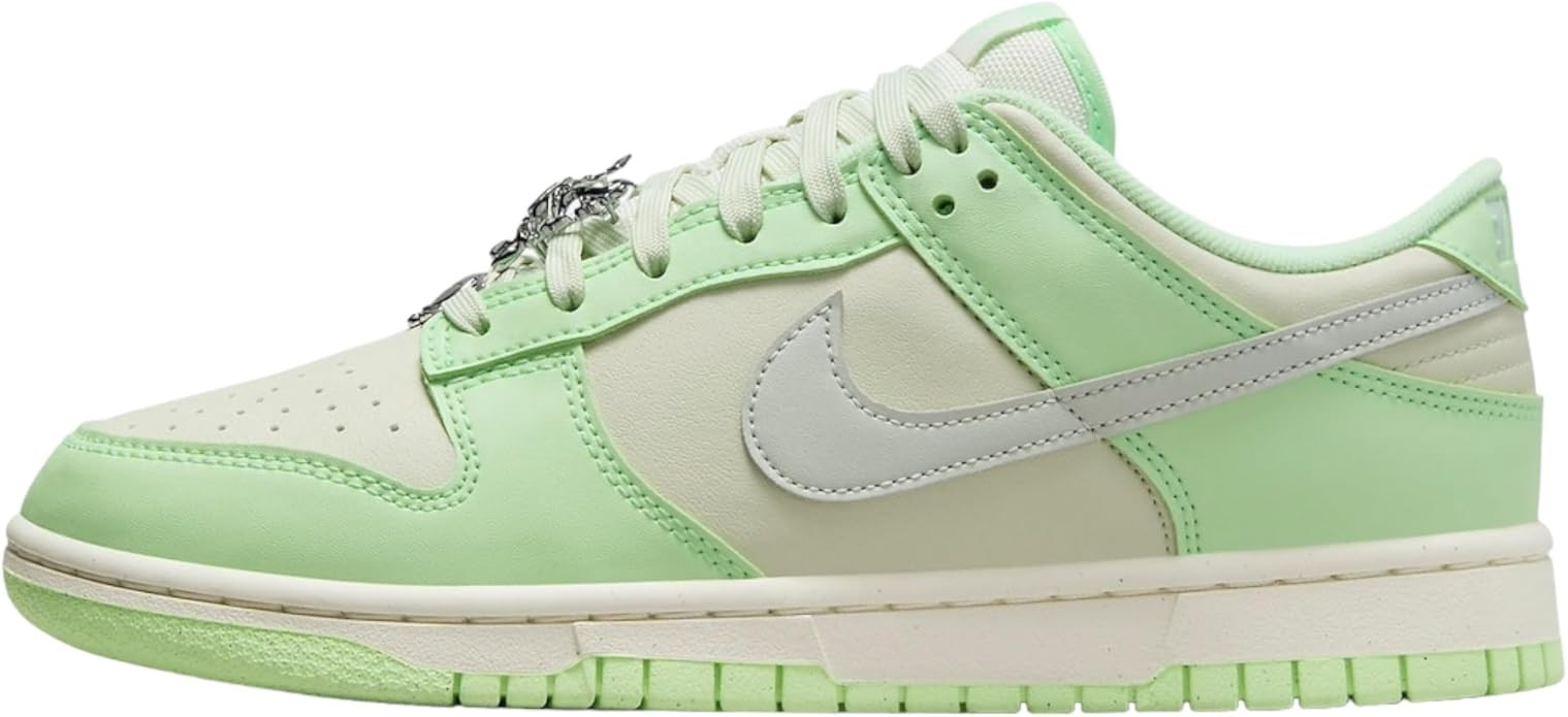 Nike Women's Dunk Low Sneaker | Amazon (US)