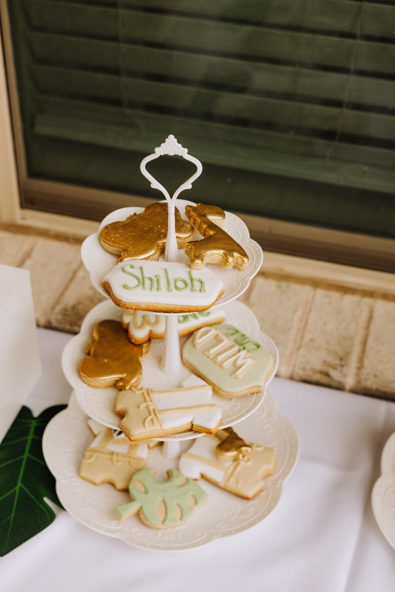 Cookie holder tray set for birthday party, brunch, hosting guests, tea party or any occasion. 

Amazon find, cookie holder, party decor

#LTKhome #LTKparties