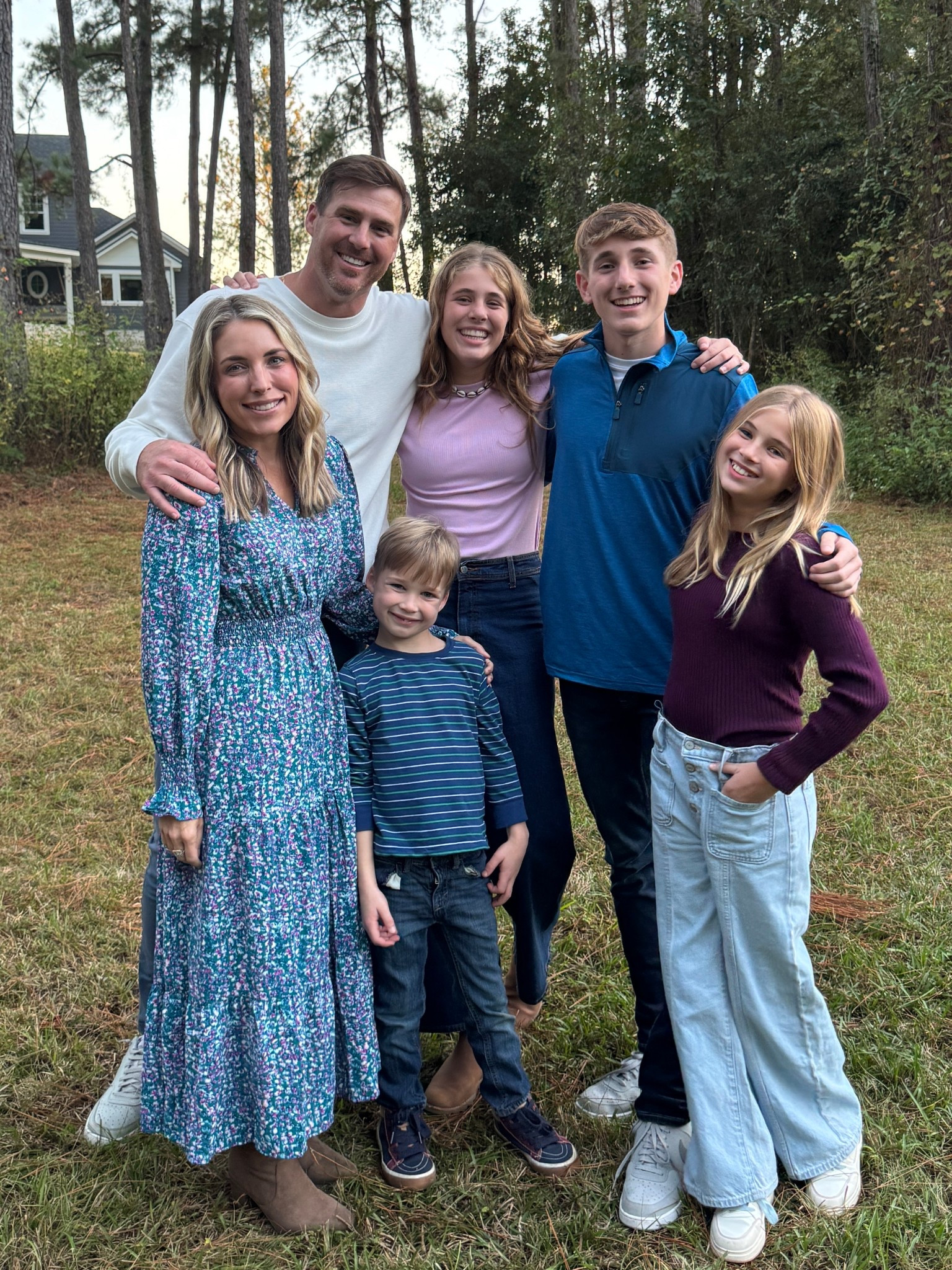 Fall family photo outfits - coordinating family looks for family pictures. 

#LTKFamily #LTKFindsUnder50 #LTKKids