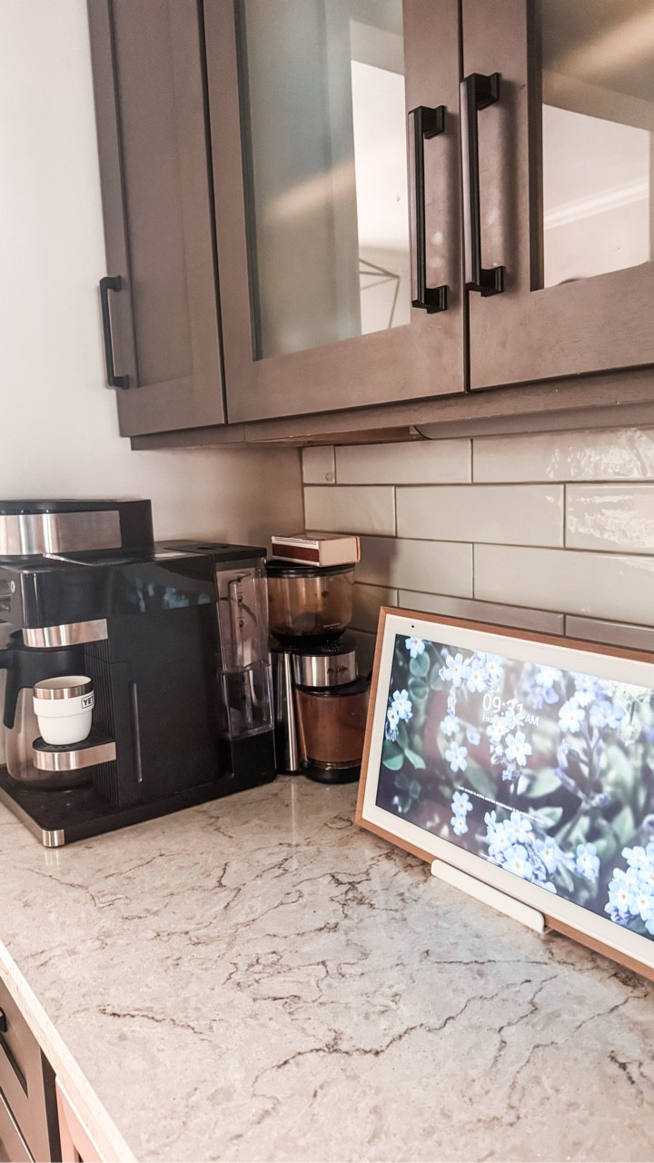 Apolosign digital calendar, no subscription needed.

#LTKmomlife #LTKHome #LTKSaleAlert