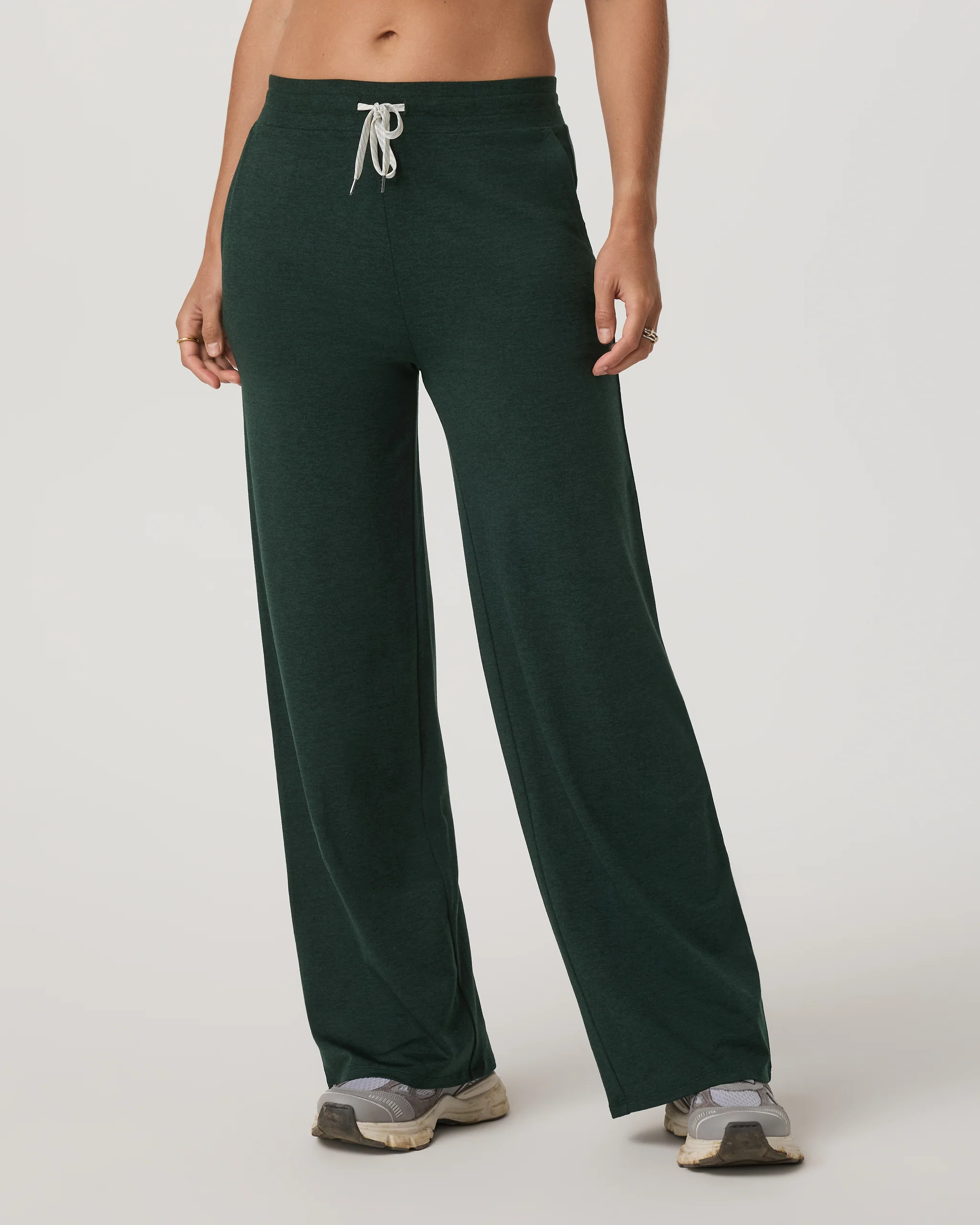Halo Wideleg | Women's Evergreen Heather Pants | Vuori | Vuori Clothing (US & Canada)