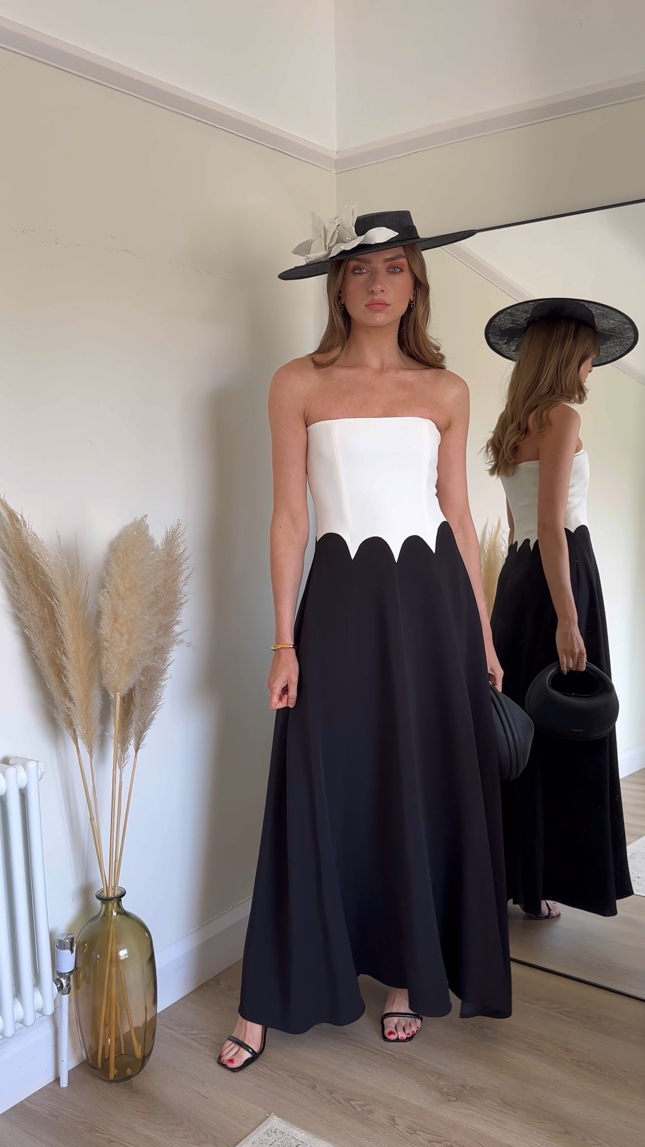 The most beautiful occasion-wear dress Ive ever put on. Simple, chic and completely timeless 🖤 how perfect would this be for the Races or a black tie event?! 

I’m wearing a size 6 in the Karen Millen black and white dress, I’m 5ft 6 for an idea of the length 
Black barely there heels
Songmont Luna bag 
Phase eight boater fascinator 


#LTKwedding #LTKuk #LTKeurope