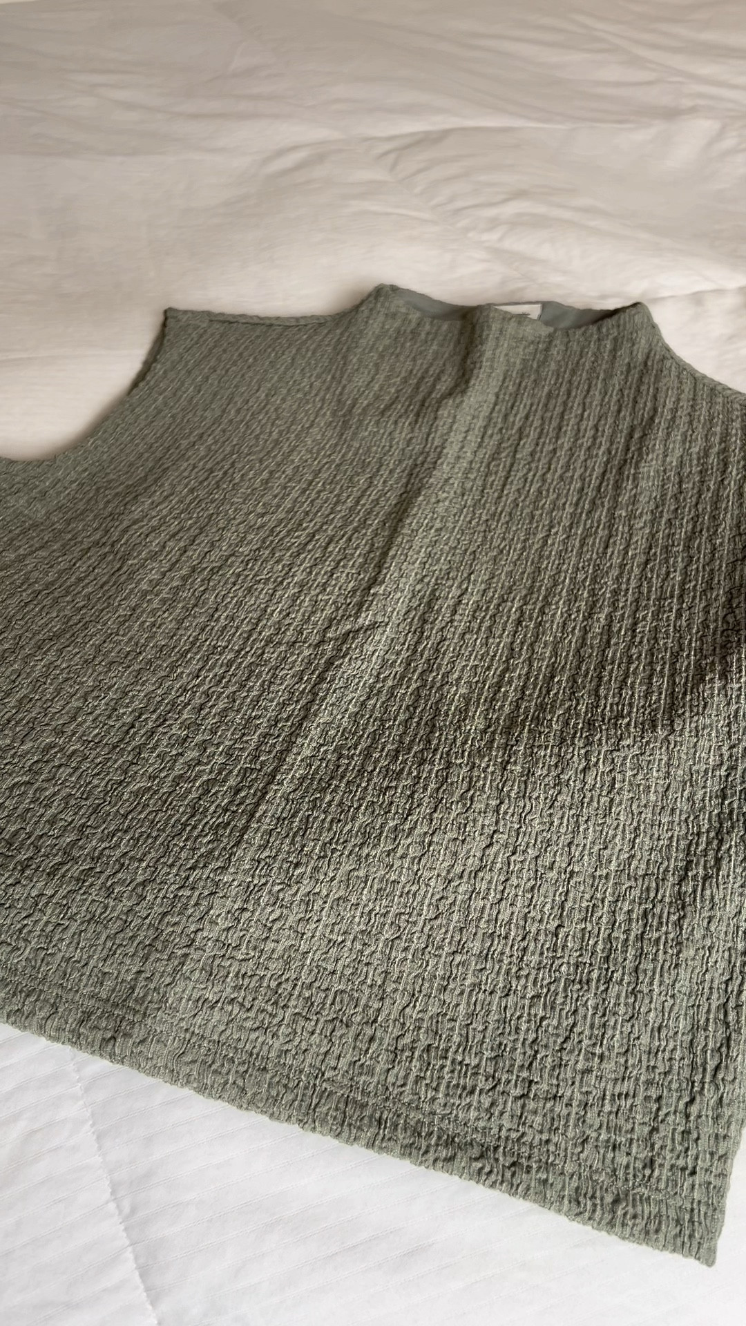 Another day, another Abercrombie haul! Ordered the perfect little black skirt, green knit top, & a ruched blue bodysuit ✨

#LTKfindsunder50 #LTKfindsunder100 #LTKVideo