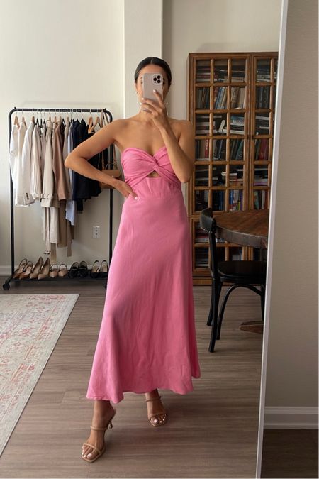 Pink wedding guest occasion dress xs [now also available at nordstrom] 

Wedding guest / special occasion / dress / spring / pink / strapless 

#LTKfindsunder100 #LTKwedding #LTKSeasonal