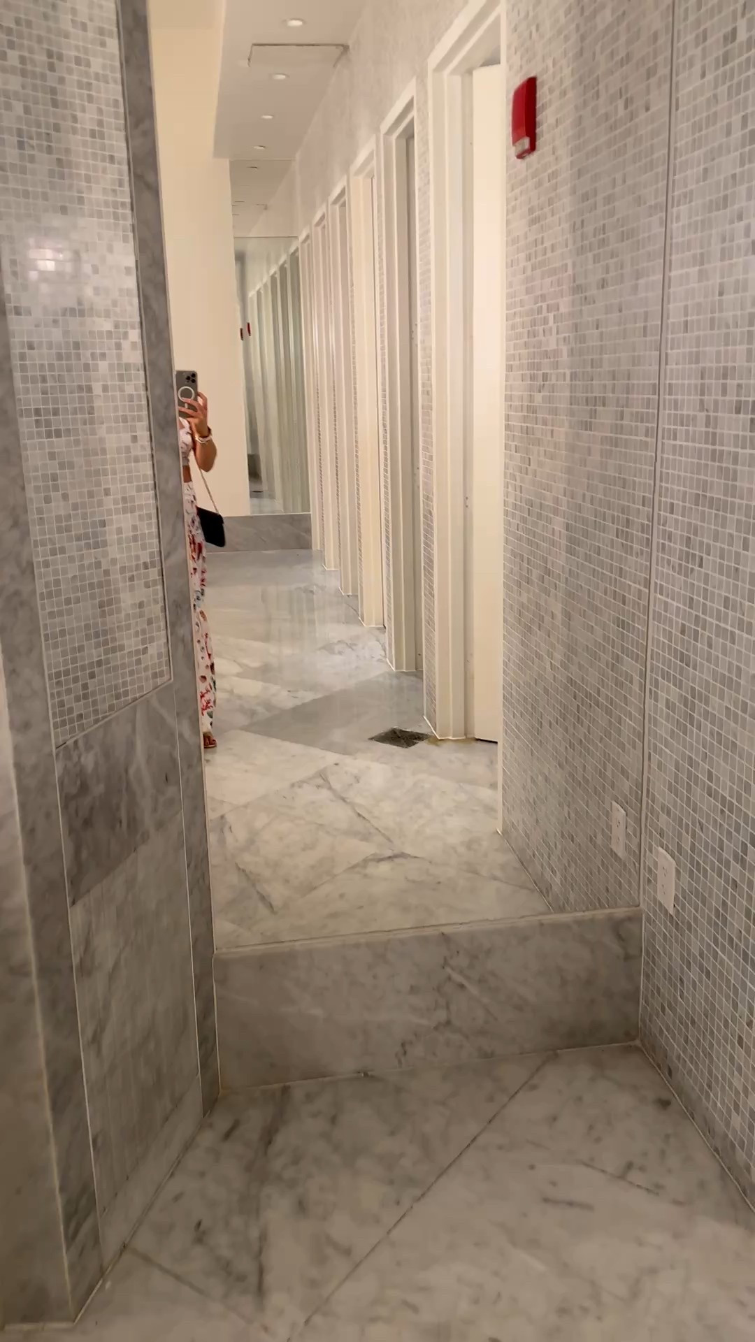 Love this two piece maxi skirt with matching top set. This tropical vacation print gives total resort vibes. Wearing size small. 

#resortwear #vacationoutfit #resortfit #vacationfit #maxiskirtset #vacationwear #bahamas #bahamar #atlantis 

#LTKTravel #LTKOver40 #LTKootd