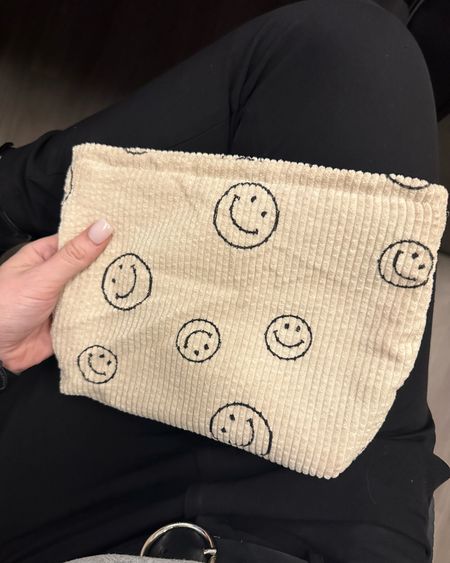 My favorite little bag 😊 it holds so much and it’s perfect to keep in my purse or my car! It’s a cute corduroy material, comes in 8 other colors (this one is beige) and right now it’s only $10


#LTKfindsunder50 #LTKstyletip #LTKbeauty