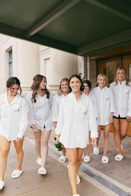 These button down shirts were perfect for my bridesmaids getting ready the morning of our wedding! They’re from Etsy, most of them are wearing M-L for the oversized look! 🤍👰🏼

#bridesmaids #gettingready