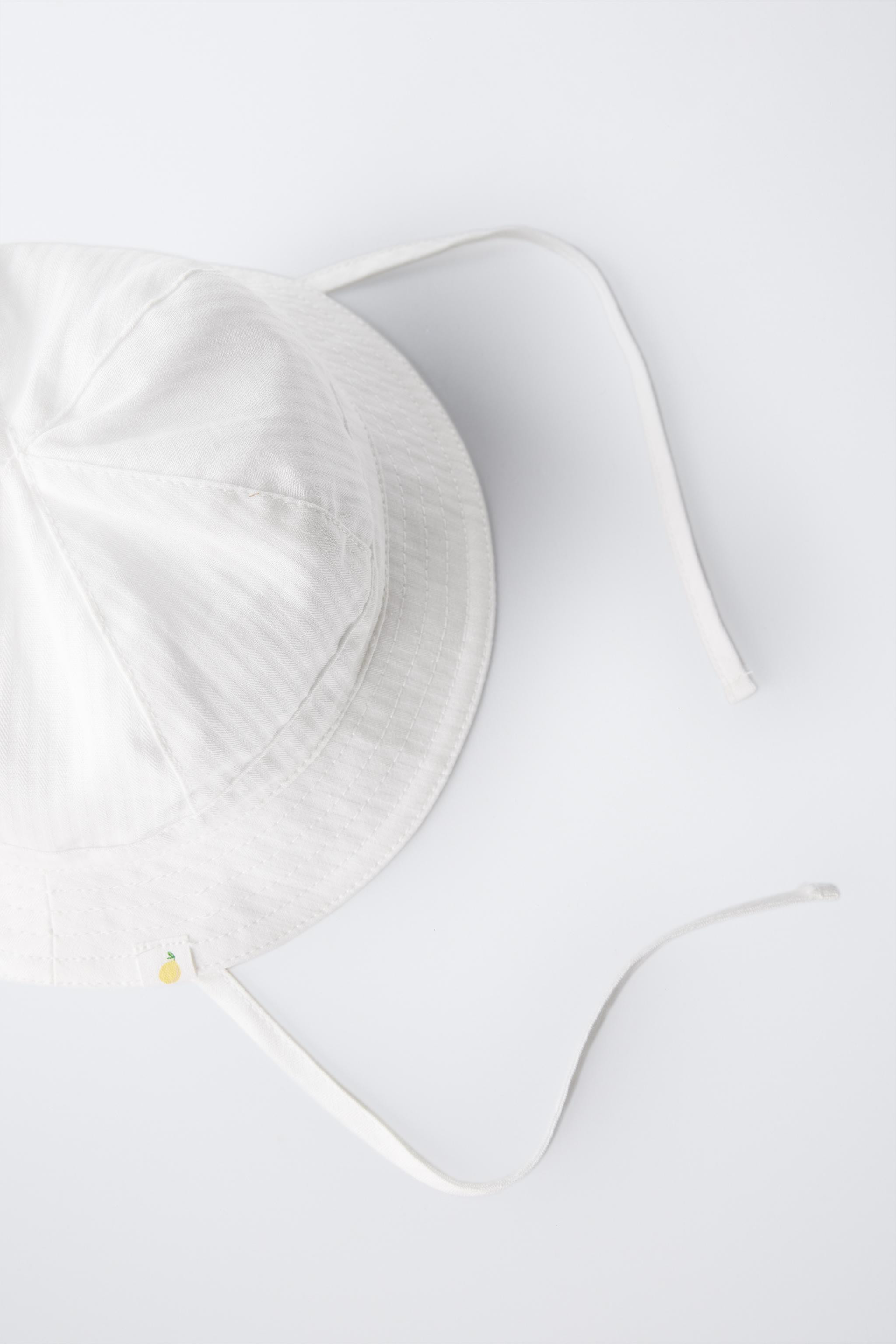 CAP WITH LABEL | Zara US