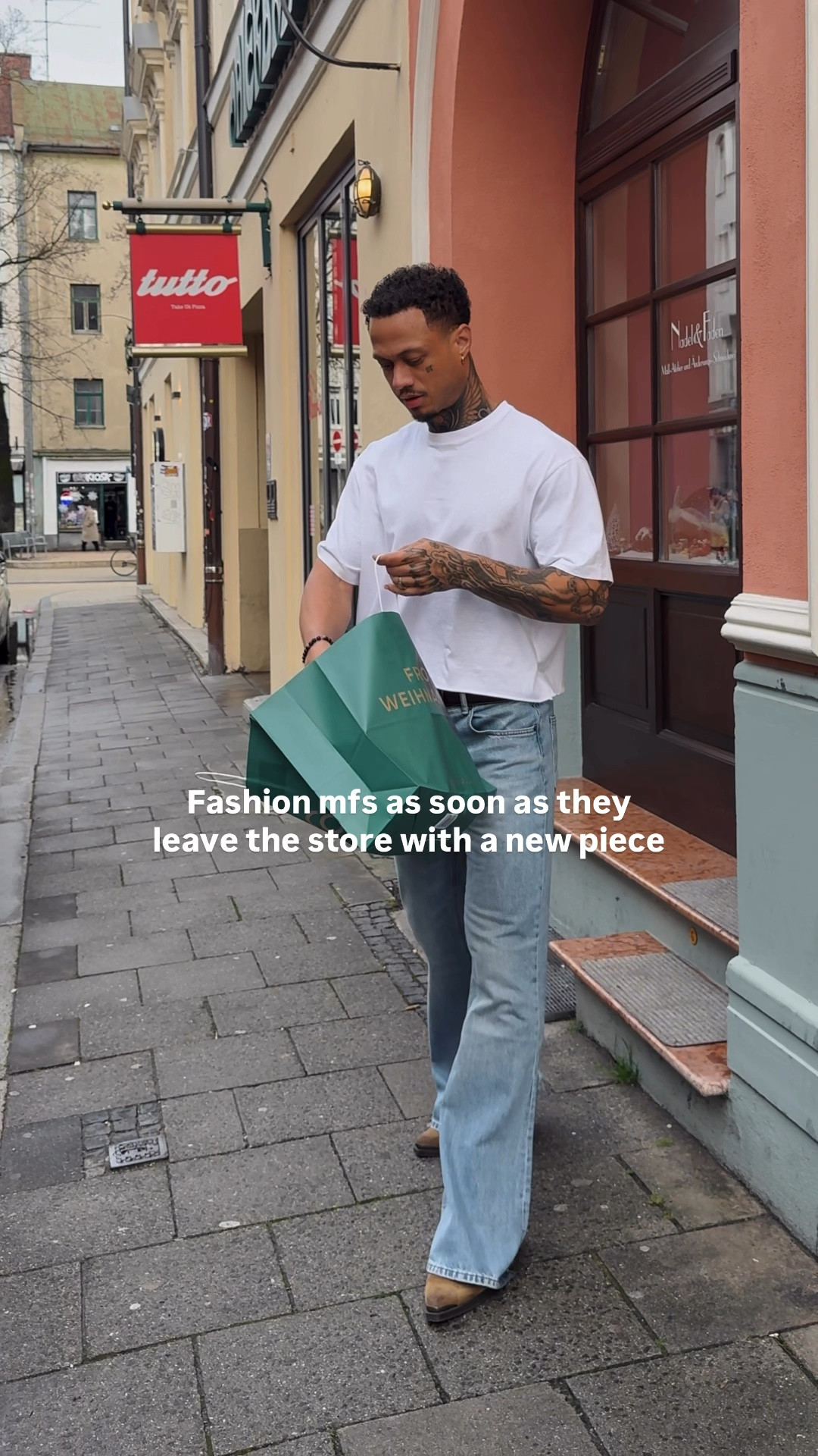 Schlag Jeans mit cropped shirt oder Henley?

#LTKstyletip #LTKherren #LTKjeans
