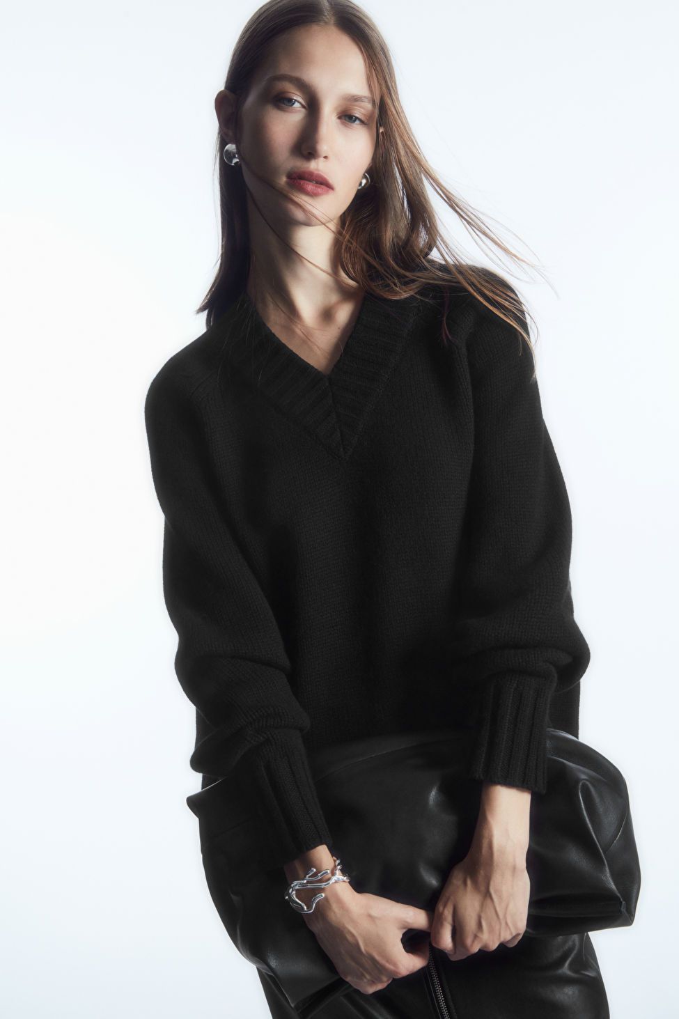 CHUNKY PURE CASHMERE V-NECK JUMPER - BLACK - Knitwear - COS | COS (US)