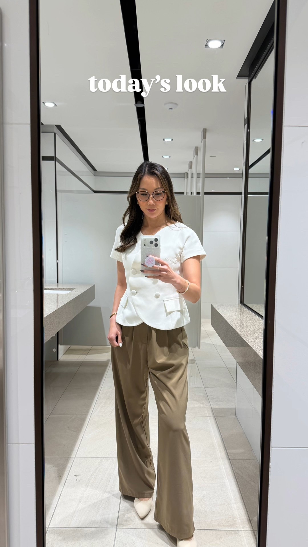 Today’s office look with a short leave blazer and trousers. 

#LTKSaleAlert #LTKWorkwear #LTKFindsUnder100