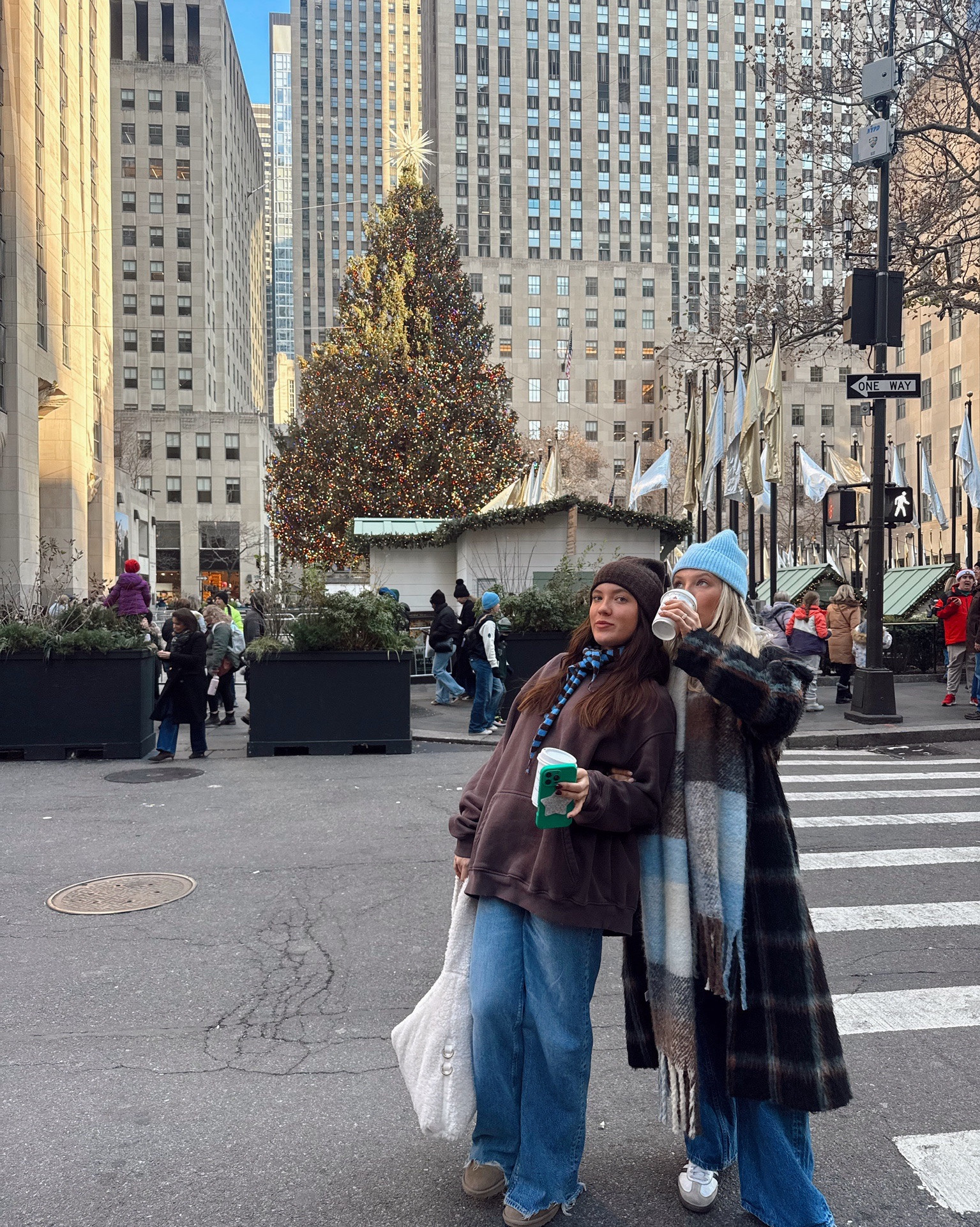 the winter coat that goes with everything 💙🤎 

#LTKHoliday #LTKSeasonal #LTKootd