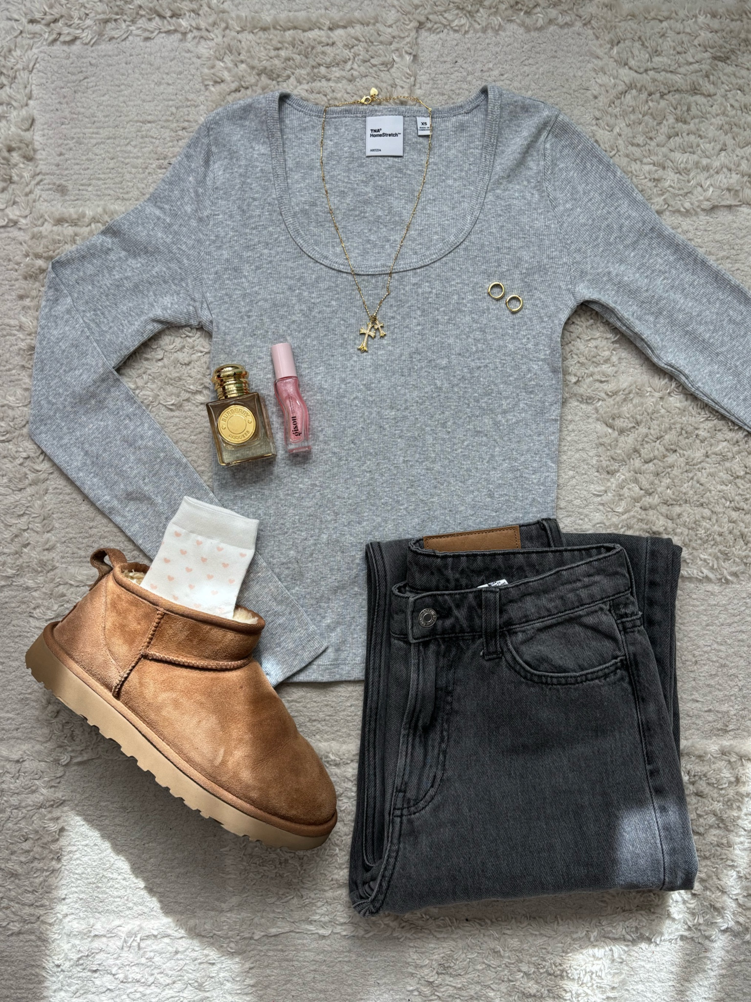 simple, basic clean girl outfit for fall🤎
