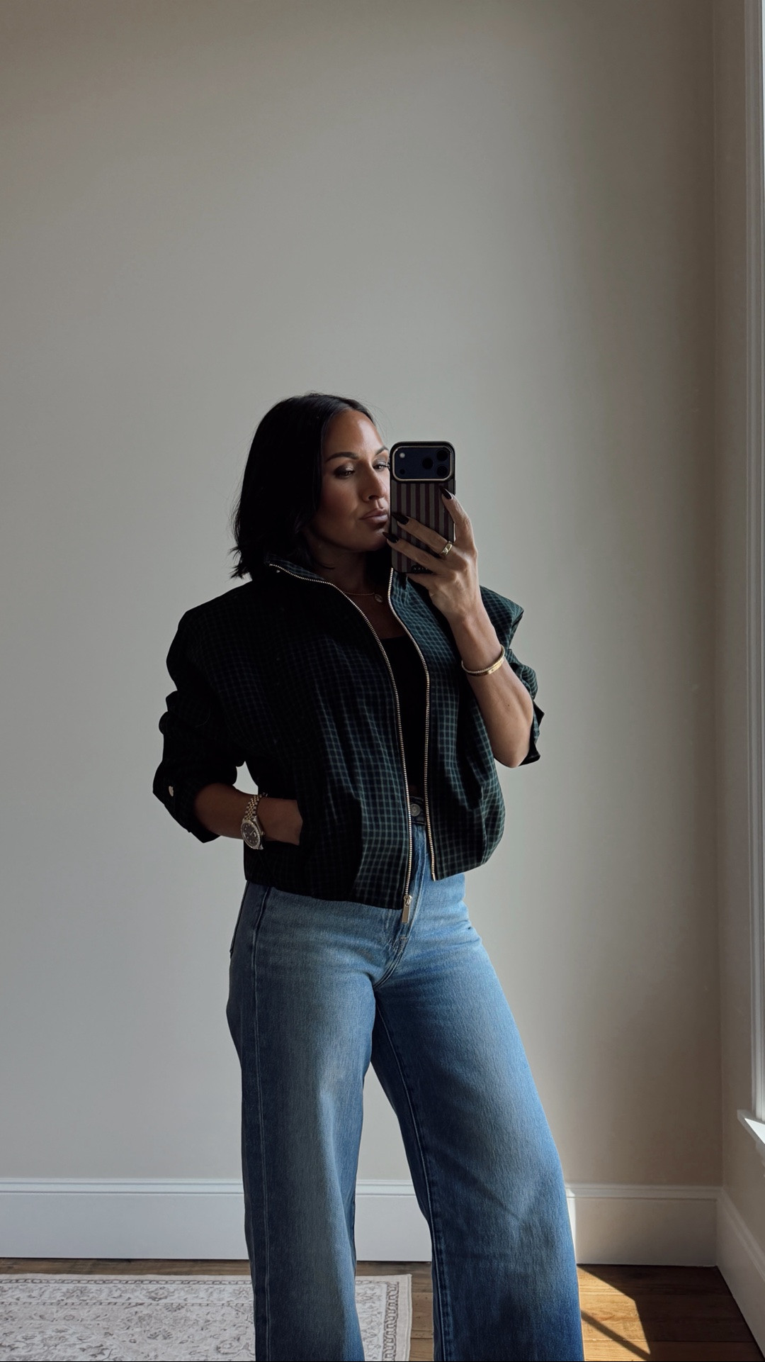 This plaid jacket 🥰

In an xs in jacket and tank 
25 in jeans