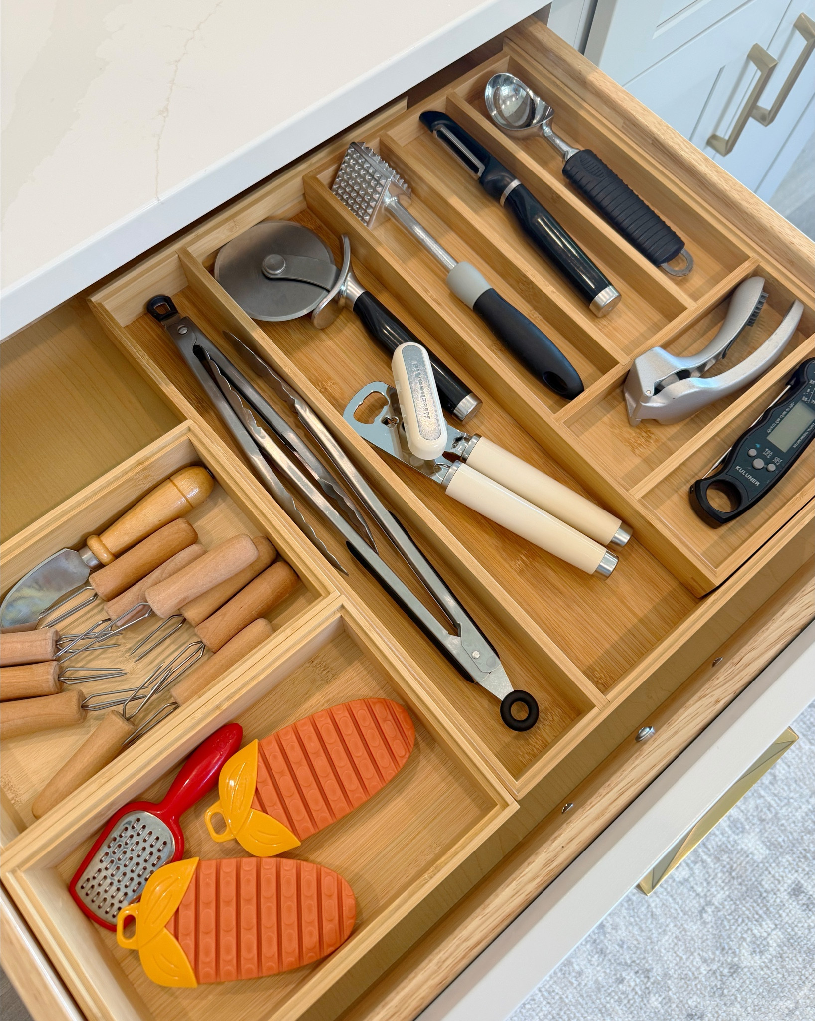 Been doing some more drawer organizing this weekend! 


Utensils organizers, drawer organizer, kitchen organization, home organization, bamboo storage, kitchen cabinet organizer 

#LTKHome
