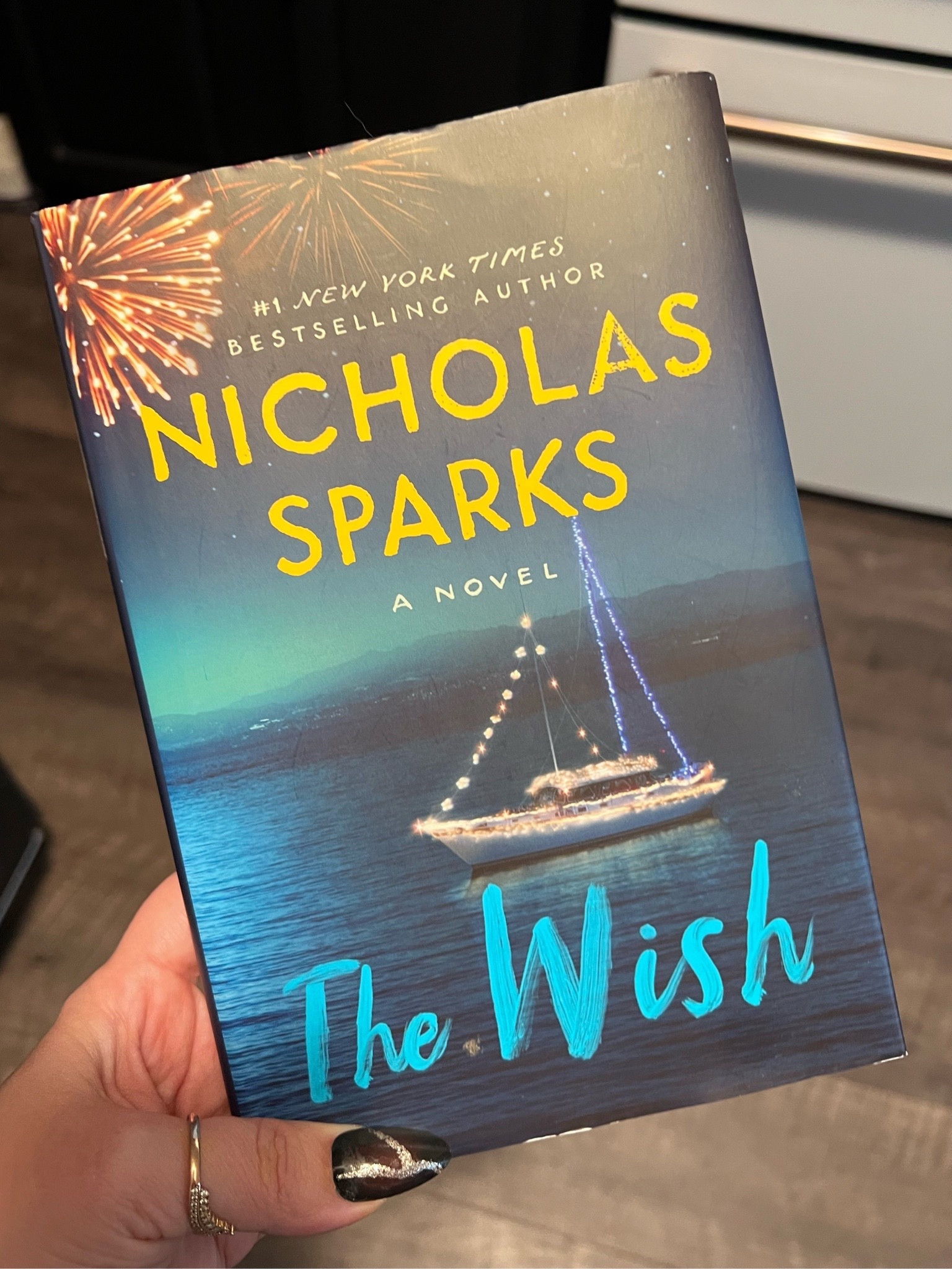 5⭐️
Couldn’t put this down, such a sweet story! Also, cried like a baby at the end! 

#LTKfindsunder50 #LTKstyletip #LTKGiftGuide