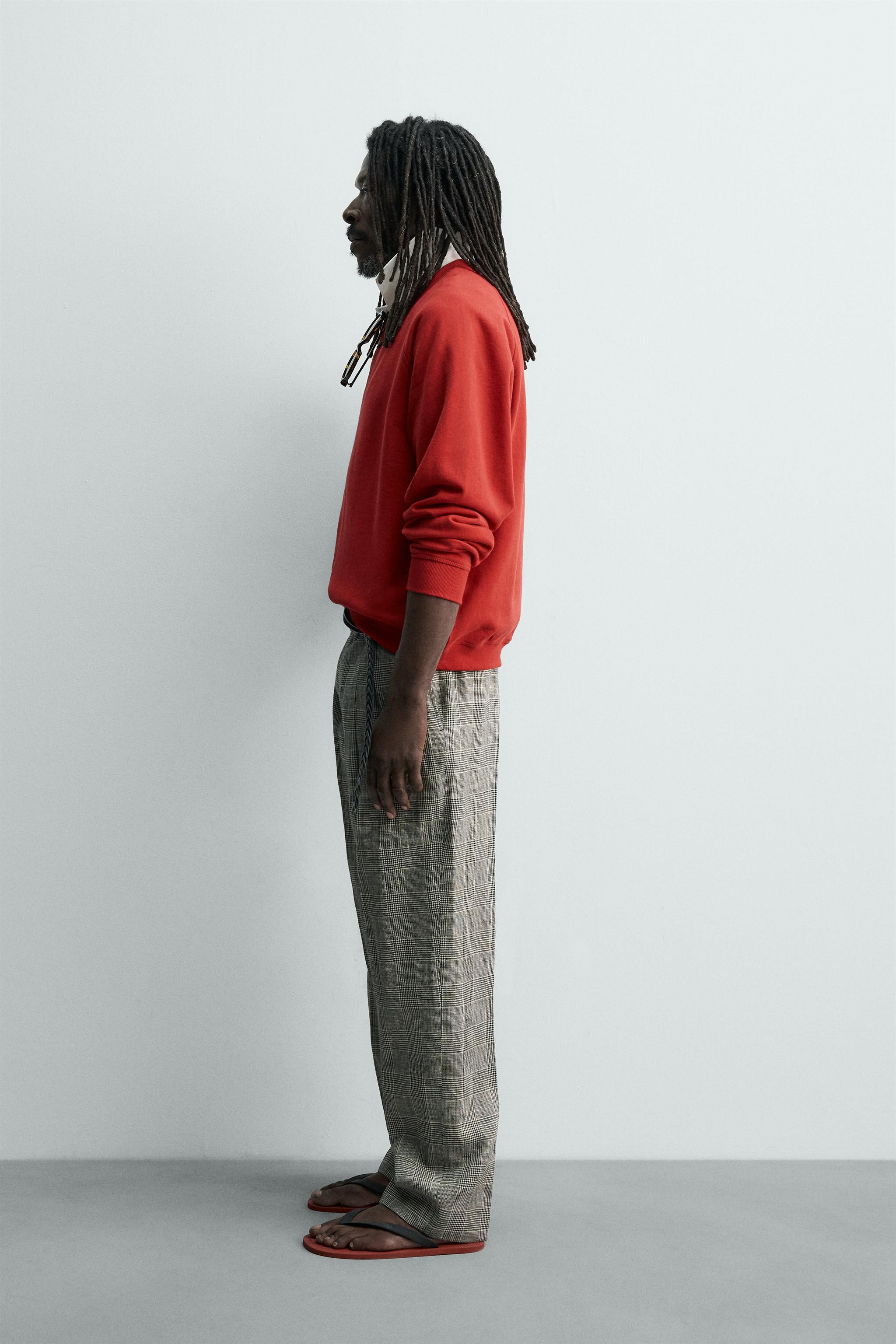 SWEAT D\u00c9LAV\u00c9 COL ROND AARON LEVINE X ZARA | Zara FR