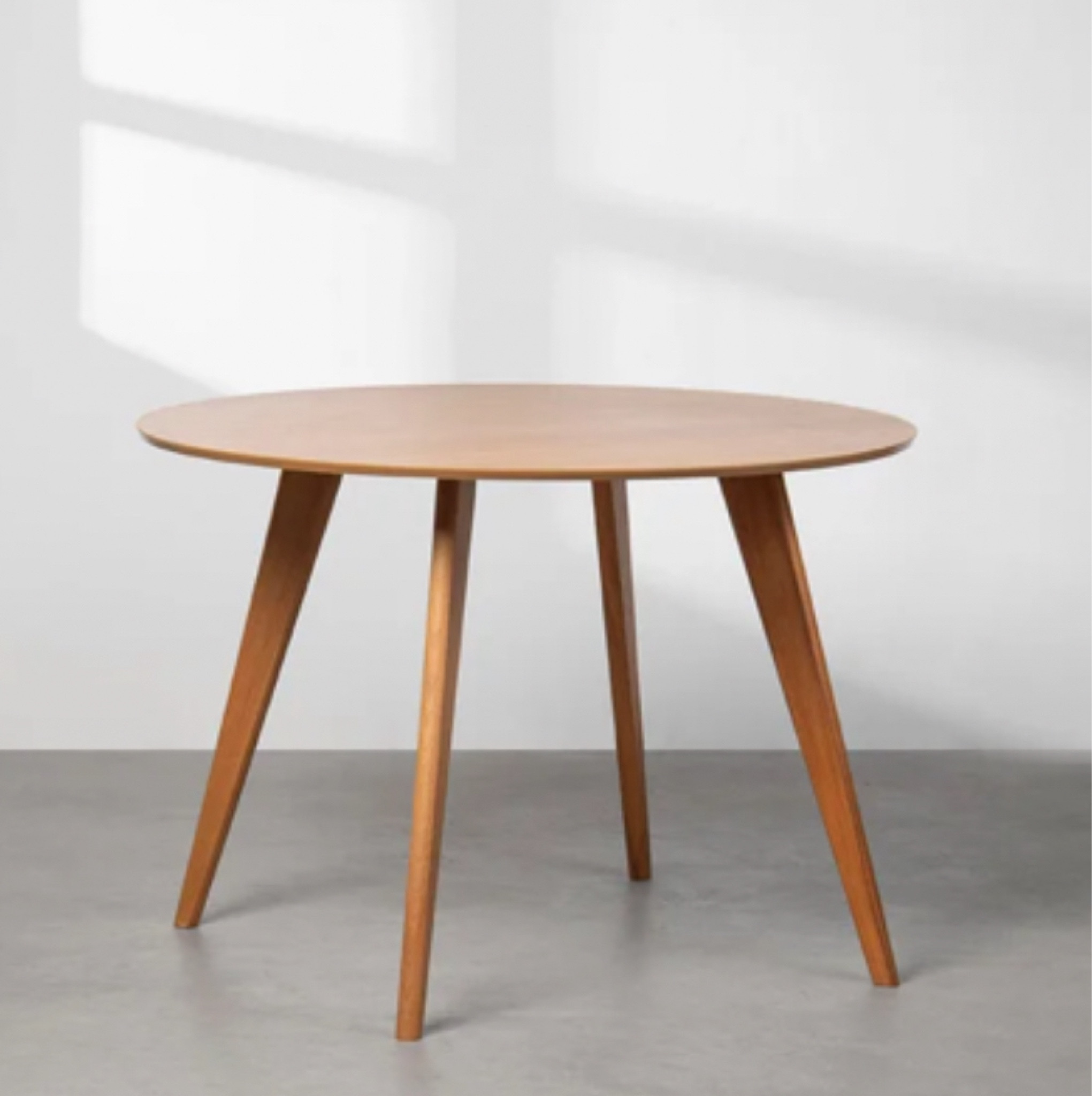 Mesa de Jantar Square Redonda Freijó - 1,08m

#LTKhome #LTKpromo #LTKbrasil