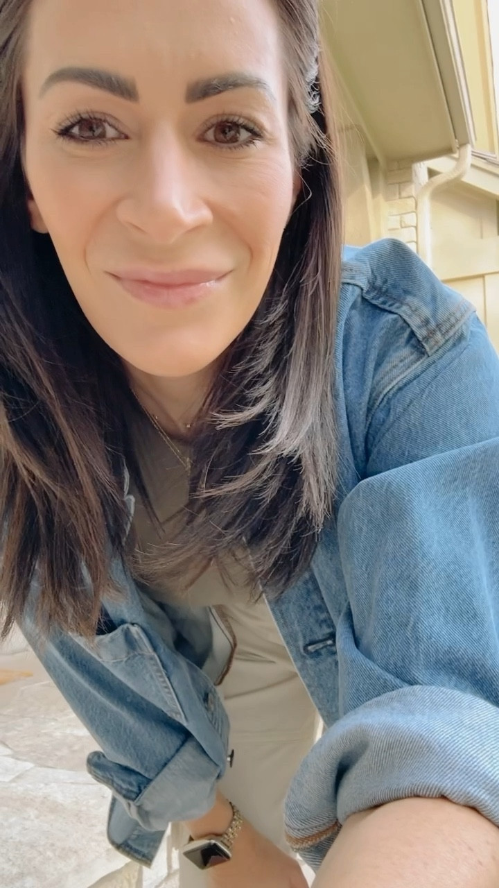 Channeling my inner 90s vibe with this Abercrombie outfit! 🕶️✨ Perfect blend of retro and modern. #AbercrombieStyle #90sFashion #OOTD 

#LTKFindsUnder100 #LTKFindsUnder50 #LTKSaleAlert