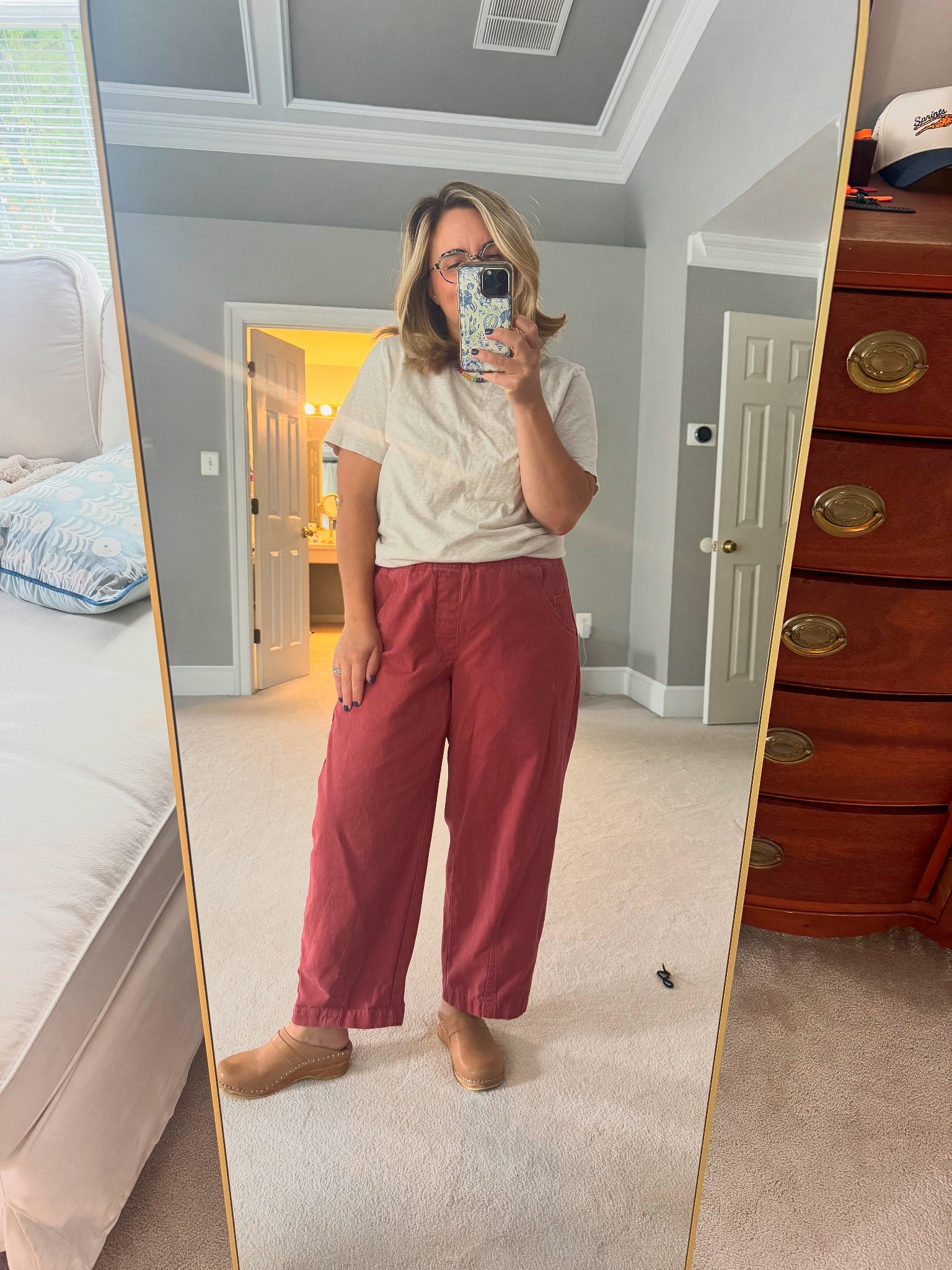 These barrel leg pants are the comfiest pair I own—perfect for everyday style that still feels polished. I’m wearing a medium here, but I also have them in a small for a more tailored look. Definitely size down if you’re between sizes! A chic and versatile swap for leggings that you’ll want to wear on repeat.
#barrellegpants #fallfashionfinds #amazonfashion #comfystyle #everydaystyle #momstyle #ltkfashion #ltksale #ltkfinds #falloutfitideas

#LTKPetite #LTKSeasonal #LTKFallSale