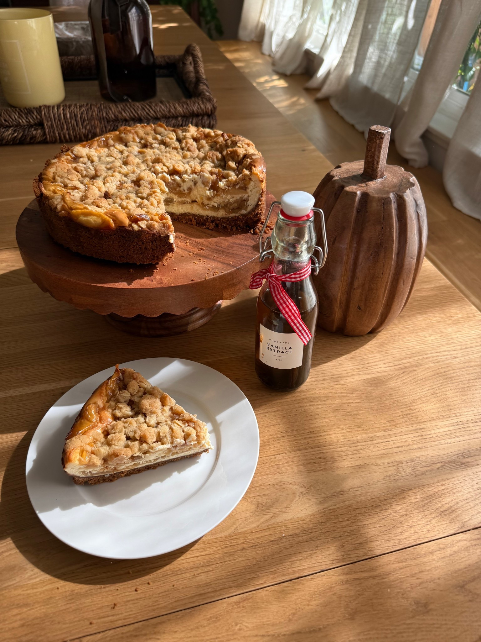 The most perfect cake stand!!! Perfect for thanksgiving dinner 

#LTKHome #LTKfoodie #LTKHoliday