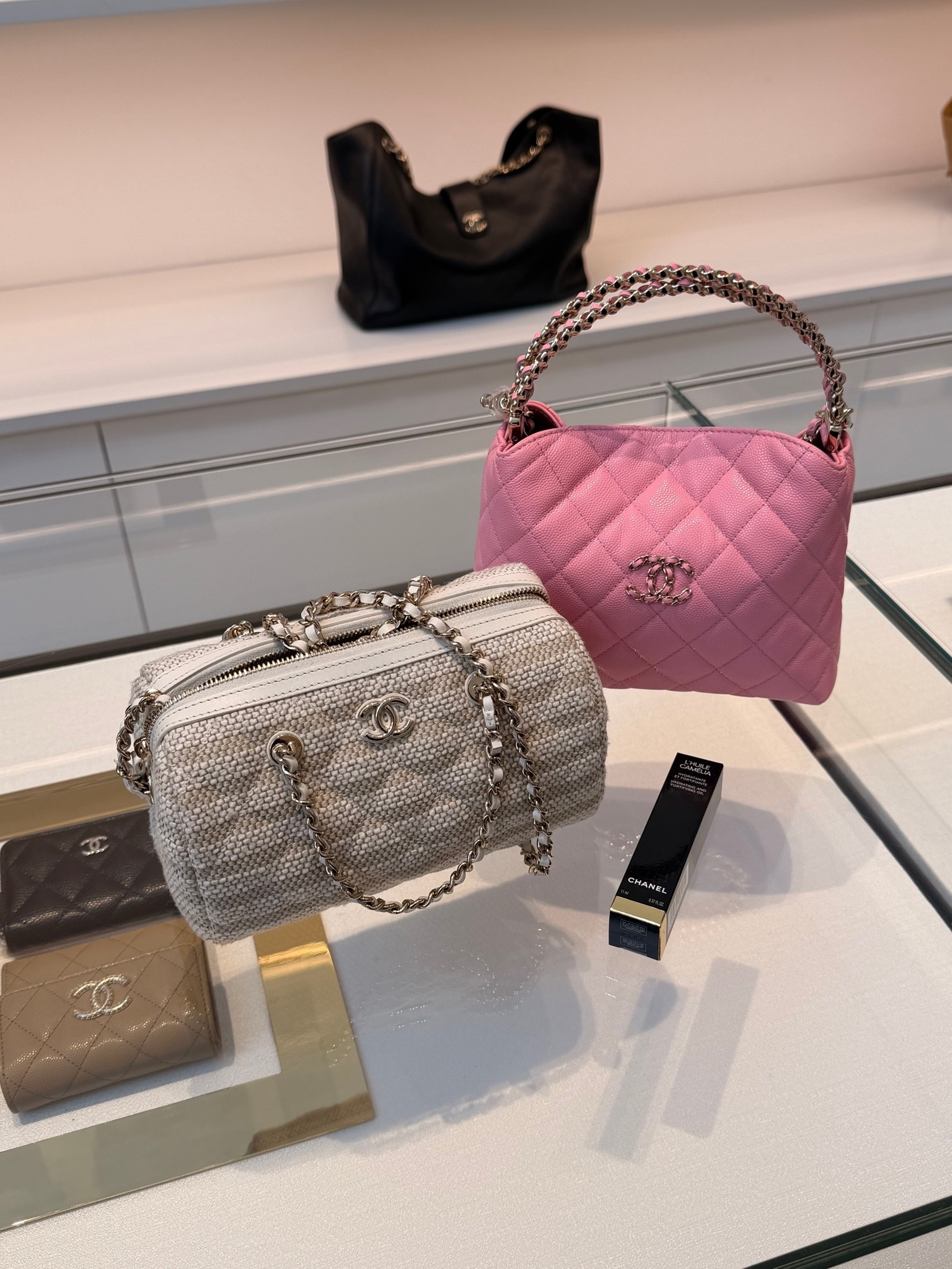 Scroll to shop luxury finds