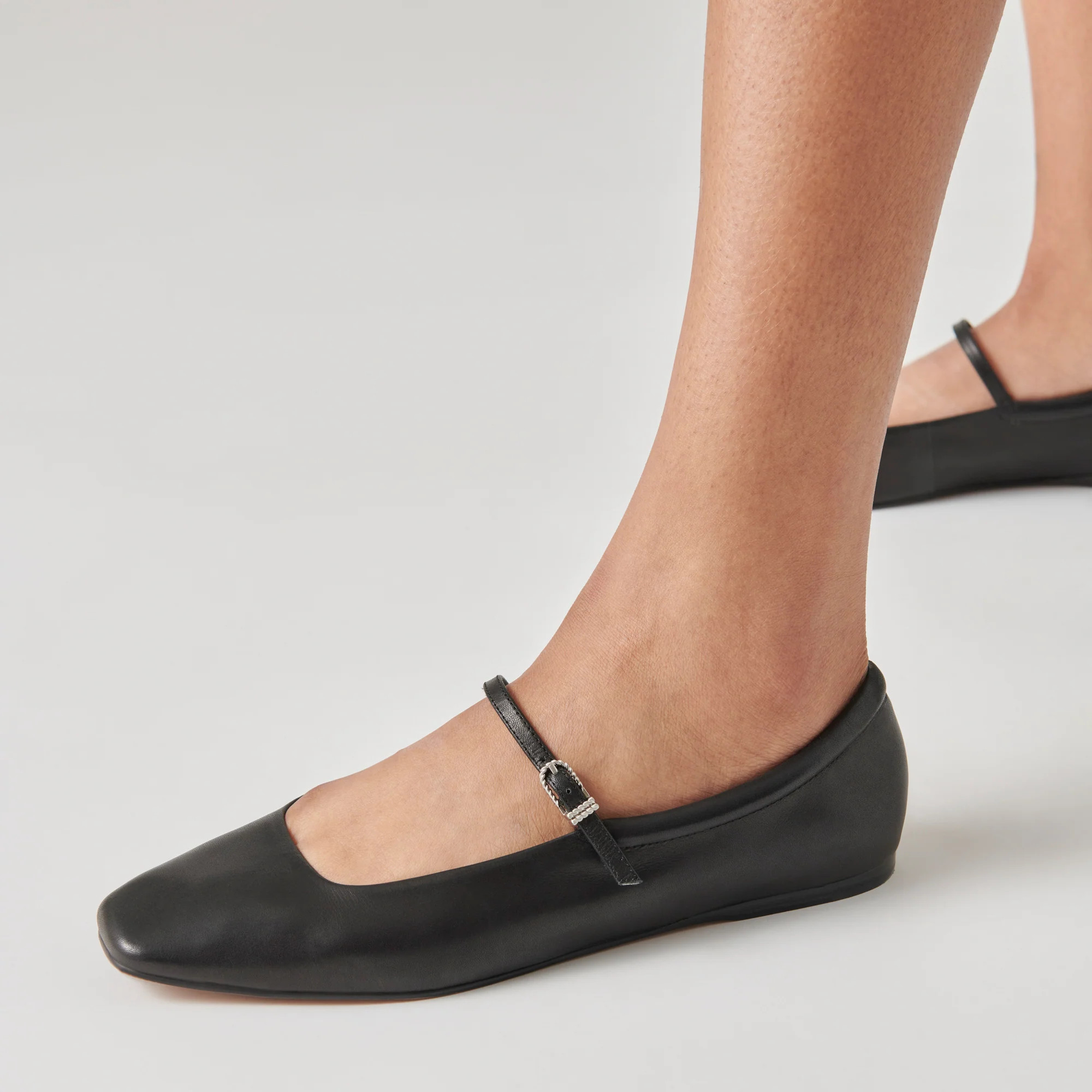 Reyes Ballet Flats Black Leather | DolceVita.com