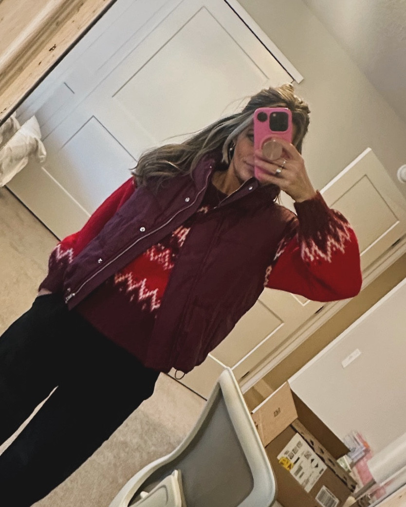 Winter outfit// Winter workwear outfit// holiday outfit// holiday sweater// Christmas sweater// puffer vest// ❄️❄️❄️

#LTKHoliday #LTKootd #LTKgrwm