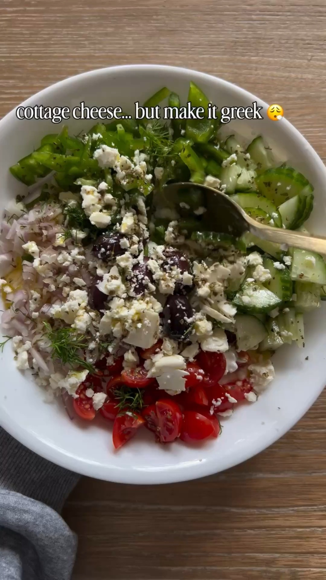 this one… you’re saving 🤍

fresh, creamy, a little salty + SO satisfying

cottage cheese but make it greek 😮‍💨🇬🇷 

high protein, takes 5 minutes and actually tastes GOOD

you need:
cottage cheese
cucumber
cherry tomatoes
red onion
kalamata olives
feta
olive oil
oregano + fresh dill
lemon juice

👉🏻would you try this?
👉🏻SAVE this for later!! 

#highproteinmeals
#healthylunchideas
#easyrecipes 
#cottagecheese 
#foodreels

#LTKdayinmylife #LTKSeasonal #LTKfoodie