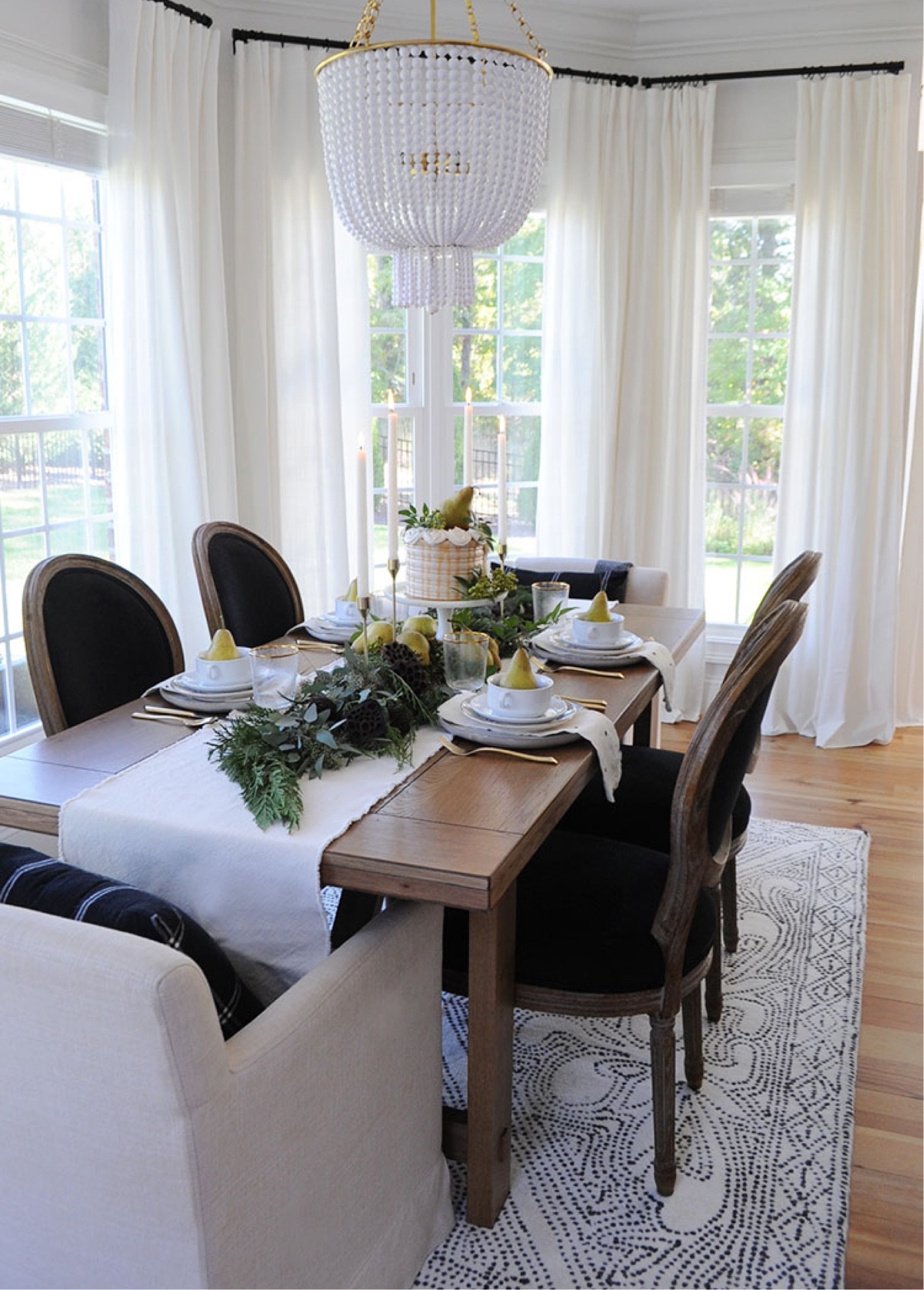 Fall table… #falltable #thanksgiving #tablesetting #fallcake #falldecor #thanksgivingtable

#LTKhome #LTKSeasonal