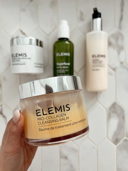 My favorite way to remove makeup is on sale for 20% off with code JULYFLASH. I swear by the Elemis pro collagen cleansing balm. I also love the pads, superfood cleaner and resurfacing cleanser. @elemis #elemispartner #ad

#LTKsalealert #LTKbeauty
