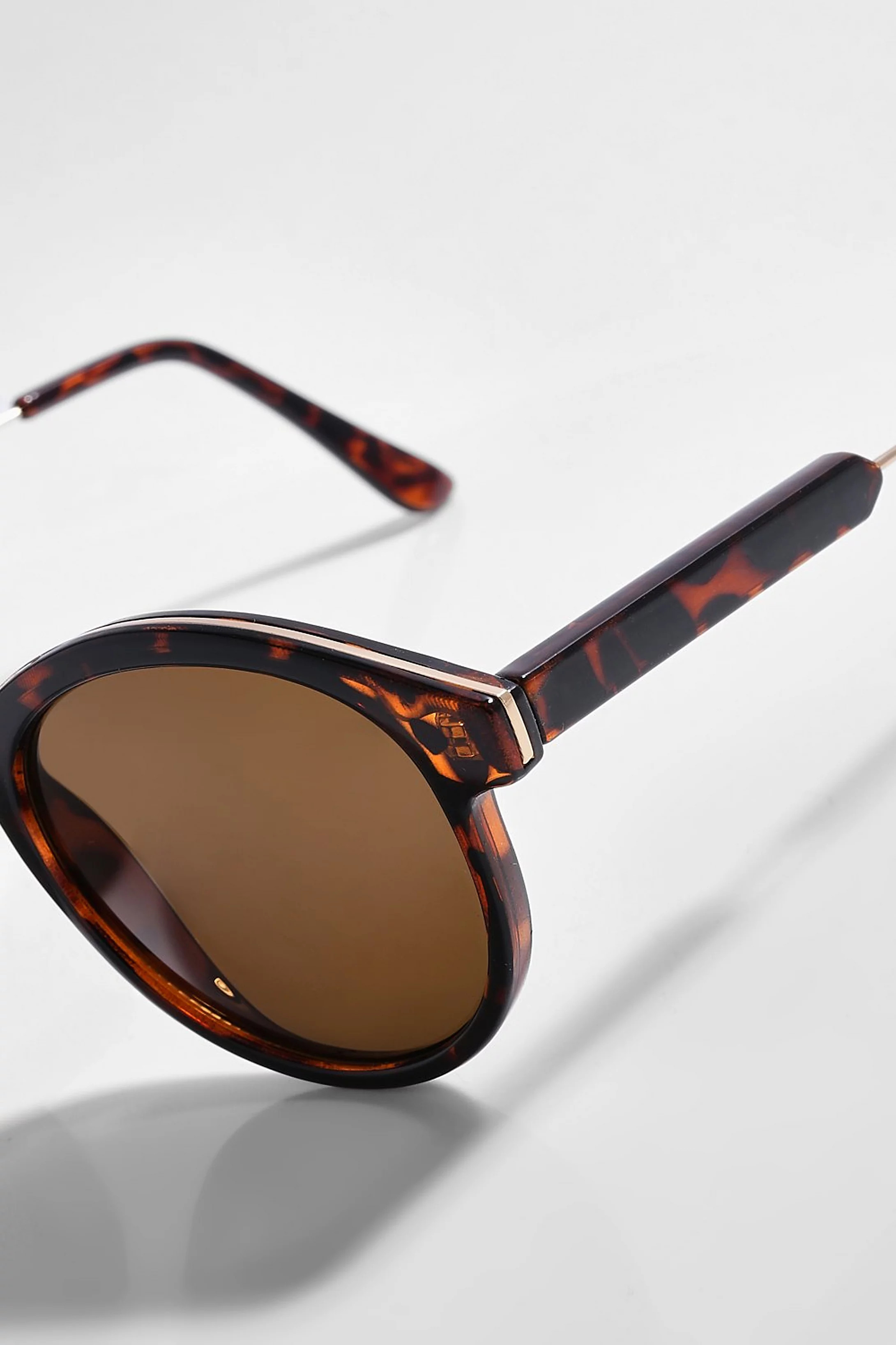 Tort Oversized Classic Sunglasses | Boohoo.com (UK & IE)